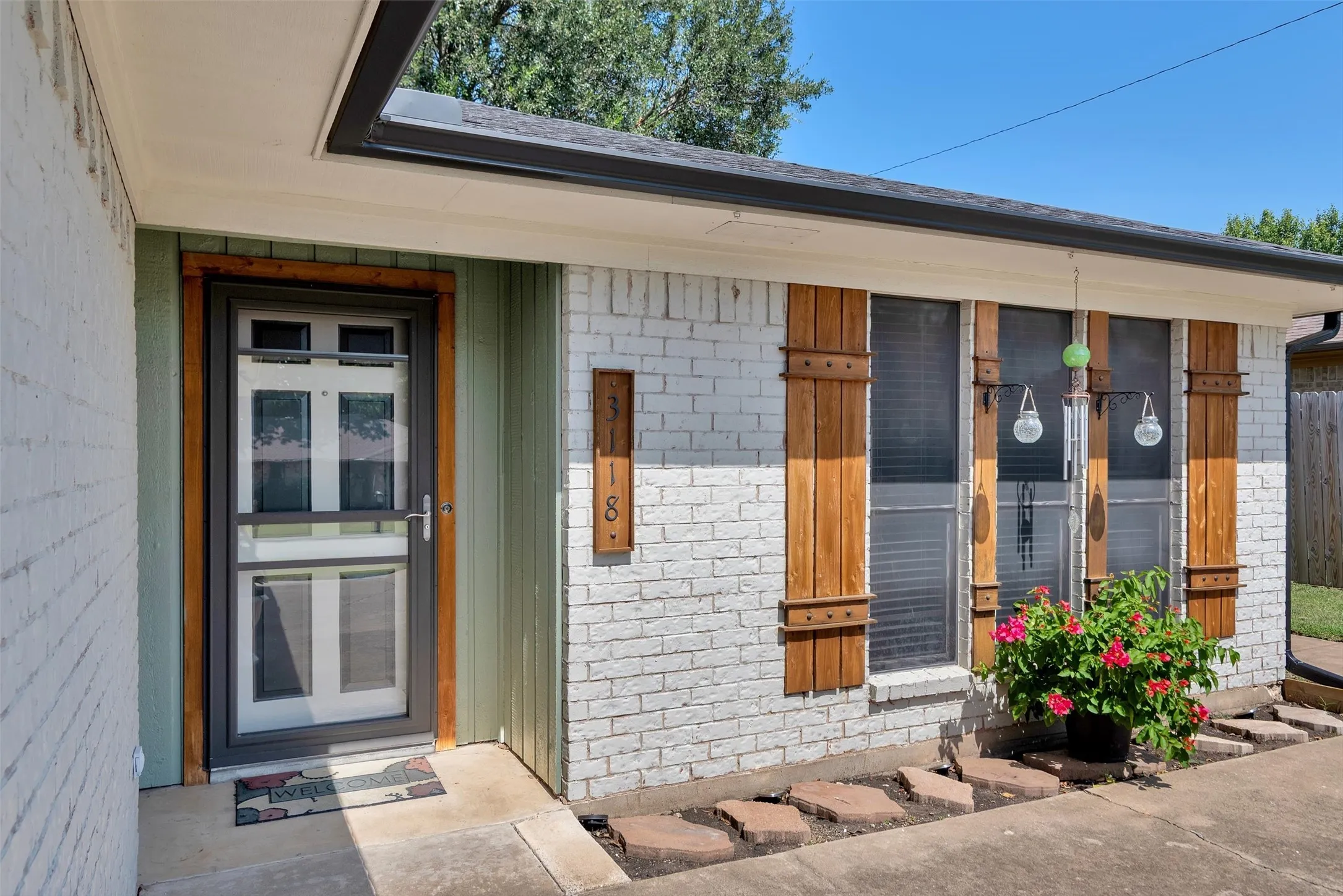 Single Family Residence For Sale in Grayson County , 3118 Richelieu Drive, Sherman, Texas 75090, 2 Bedroom, 2 Bathroom, 2 Garage spaces, 1,214 Sqft, built in 1983, mls#21340120, Real Estate Agent in Sherman, Homes For Sale in Grayson county, Homes For Sale in Sherman, Realtor in Sherman Texas, Real Estate Brokerage Independent Realty Texas, Luminita Cordes Realtor