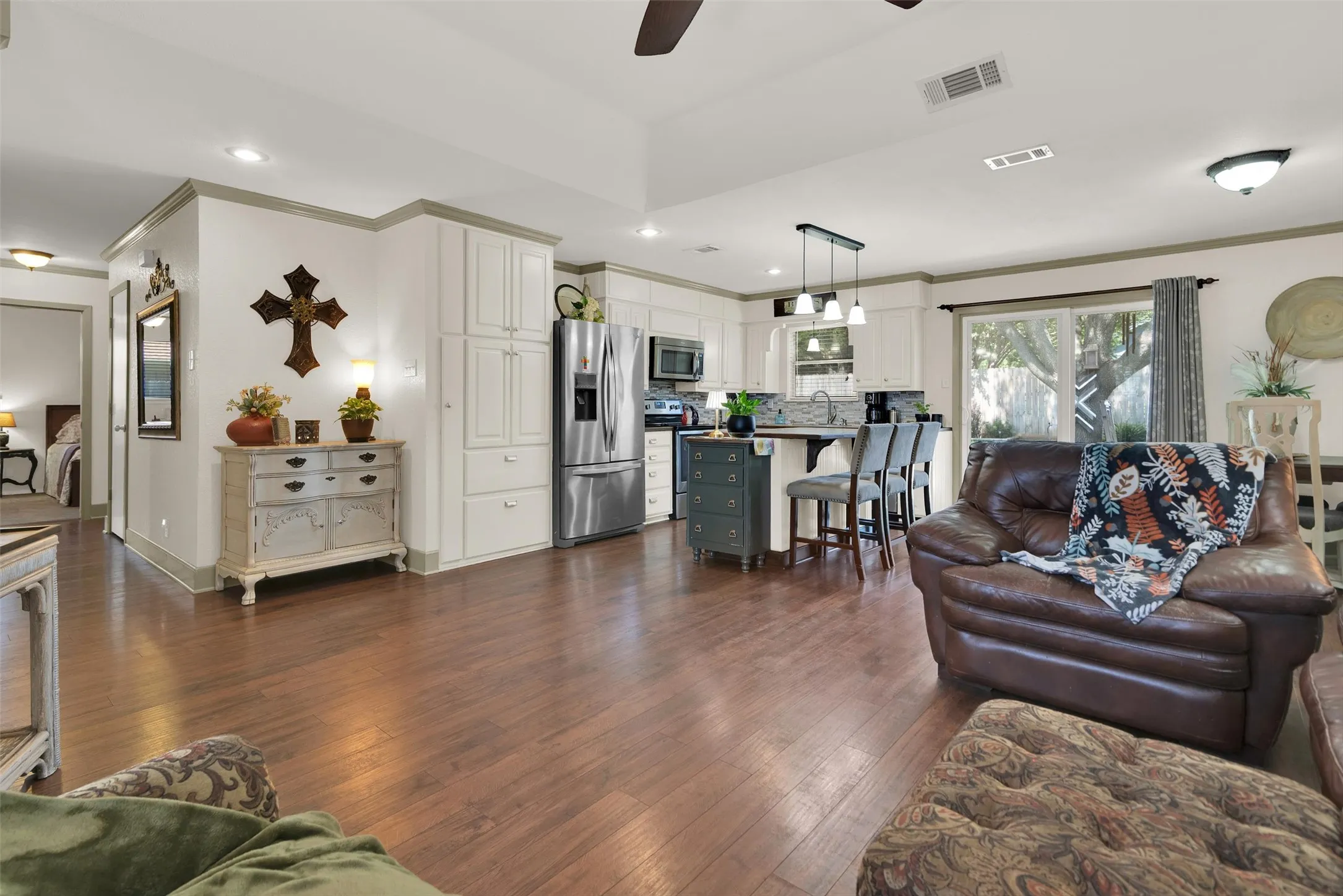 Single Family Residence For Sale in Grayson County , 3118 Richelieu Drive, Sherman, Texas 75090, 2 Bedroom, 2 Bathroom, 2 Garage spaces, 1,214 Sqft, built in 1983, mls#21340120, Real Estate Agent in Sherman, Homes For Sale in Grayson county, Homes For Sale in Sherman, Realtor in Sherman Texas, Real Estate Brokerage Independent Realty Texas, Luminita Cordes Realtor