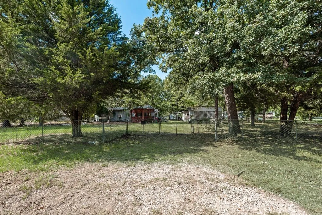Improved Land For Sale in Henderson County , 106 Hammer Road, Eustace, Texas 75124, 0, 0, Garage spaces, 0 Sqft, built in 1970, mls#21339037, Real Estate Agent in Eustace, Homes For Sale in Henderson county, Homes For Sale in Eustace, Realtor in Eustace Texas, Real Estate Brokerage Independent Realty Texas, Luminita Cordes Realtor