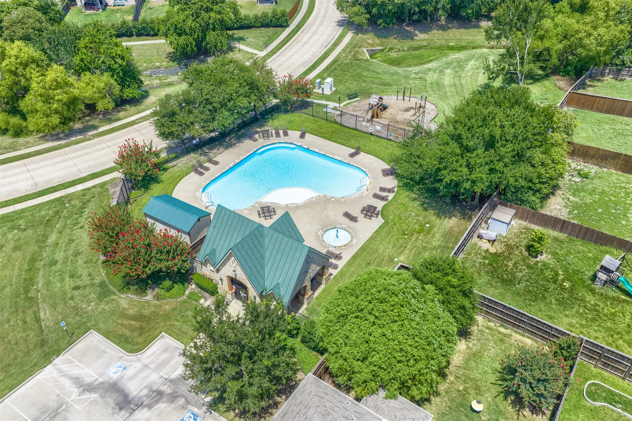 Single Family Residence For Sale in Collin County , 128 Hilltop Drive, Anna, Texas 75409, 3 Bedroom, 2 Bathroom, 2 Garage spaces, 1,384 Sqft, built in 2004, mls#21336141, Real Estate Agent in Anna, Homes For Sale in Collin county, Homes For Sale in Anna, Realtor in Anna Texas, Real Estate Brokerage Independent Realty Texas, Luminita Cordes Realtor