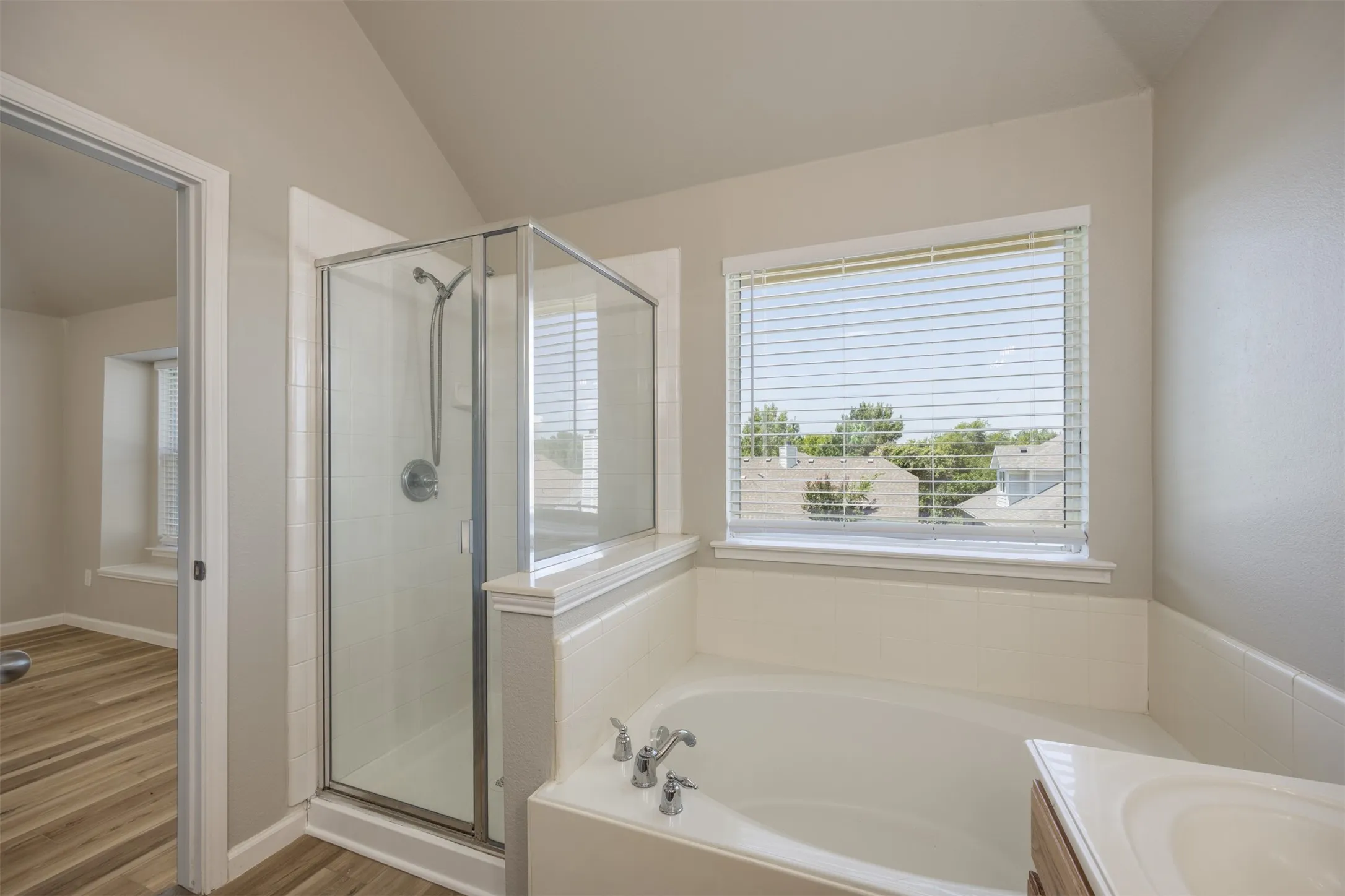 Single Family Residence For Sale in Collin County , 128 Hilltop Drive, Anna, Texas 75409, 3 Bedroom, 2 Bathroom, 2 Garage spaces, 1,384 Sqft, built in 2004, mls#21336141, Real Estate Agent in Anna, Homes For Sale in Collin county, Homes For Sale in Anna, Realtor in Anna Texas, Real Estate Brokerage Independent Realty Texas, Luminita Cordes Realtor