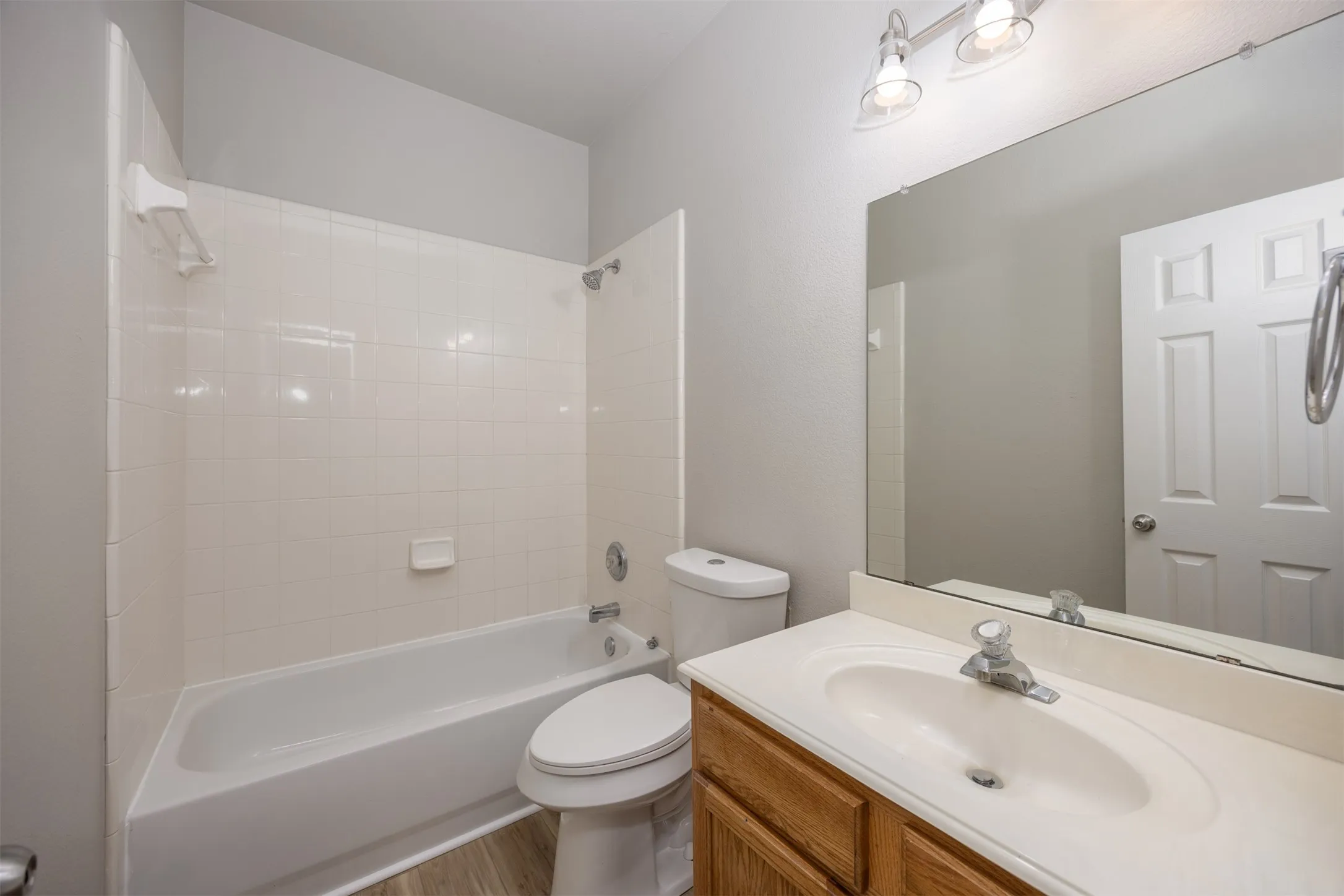 Single Family Residence For Sale in Collin County , 128 Hilltop Drive, Anna, Texas 75409, 3 Bedroom, 2 Bathroom, 2 Garage spaces, 1,384 Sqft, built in 2004, mls#21336141, Real Estate Agent in Anna, Homes For Sale in Collin county, Homes For Sale in Anna, Realtor in Anna Texas, Real Estate Brokerage Independent Realty Texas, Luminita Cordes Realtor
