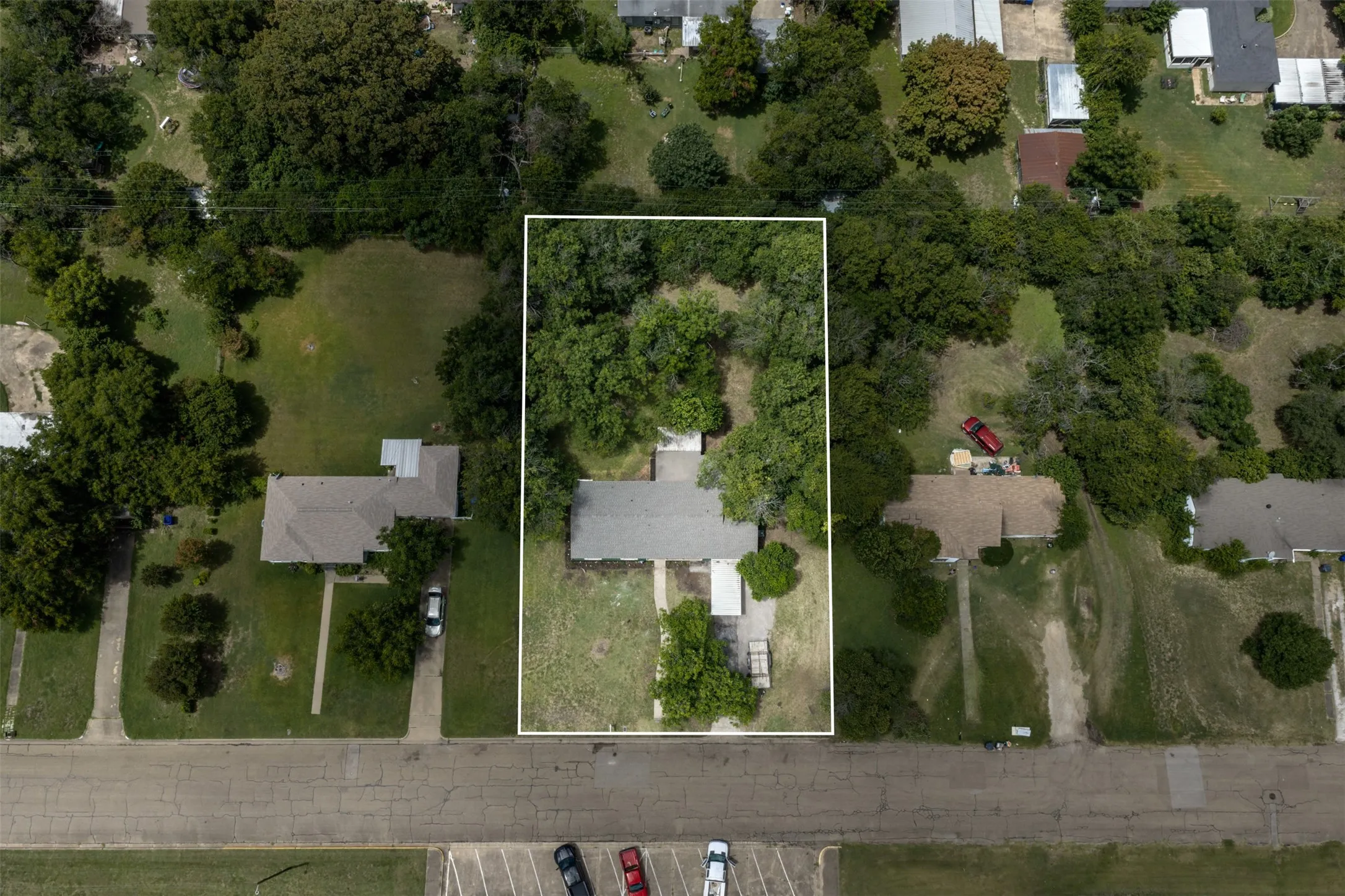 Single Family Residence For Sale in Mc Lennan County , 3220 N 31st Street, Waco, Texas 76708, 3 Bedroom, 2 Bathroom, 1 Garage spaces, 1,340 Sqft, built in 1951, mls#21335594, Real Estate Agent in Waco, Homes For Sale in Mc Lennan county, Homes For Sale in Waco, Realtor in Waco Texas, Real Estate Brokerage Independent Realty Texas, Luminita Cordes Realtor
