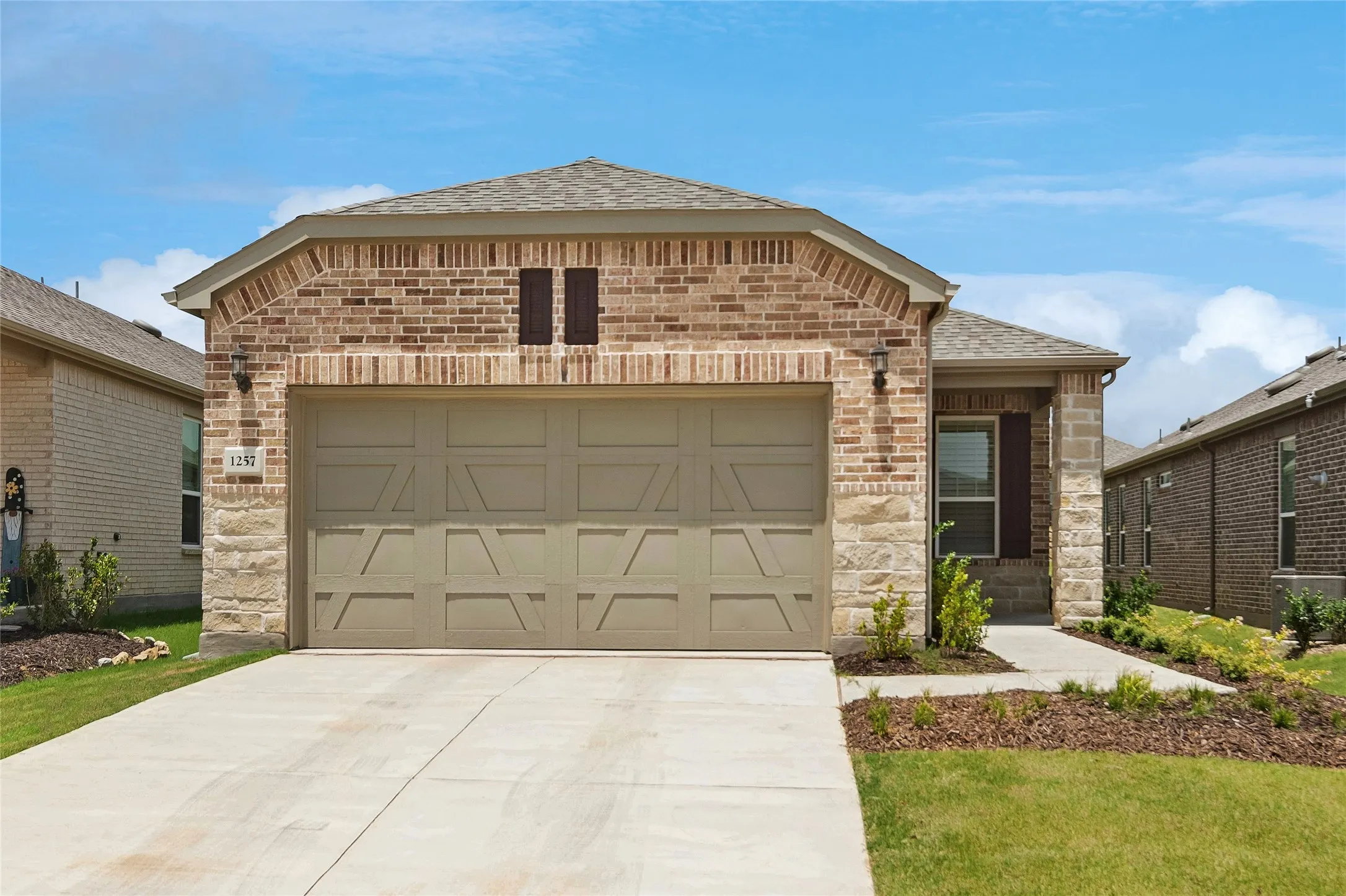 Single Family Residence For Sale in Collin County , 1257 Bogart Way, Celina, Texas 75009, 2 Bedroom, 2 Bathroom, 2 Garage spaces, 1,396 Sqft, built in 2024, mls#21337949, Real Estate Agent in Celina, Homes For Sale in Collin county, Homes For Sale in Celina, Realtor in Celina Texas, Real Estate Brokerage Independent Realty Texas, Luminita Cordes Realtor
