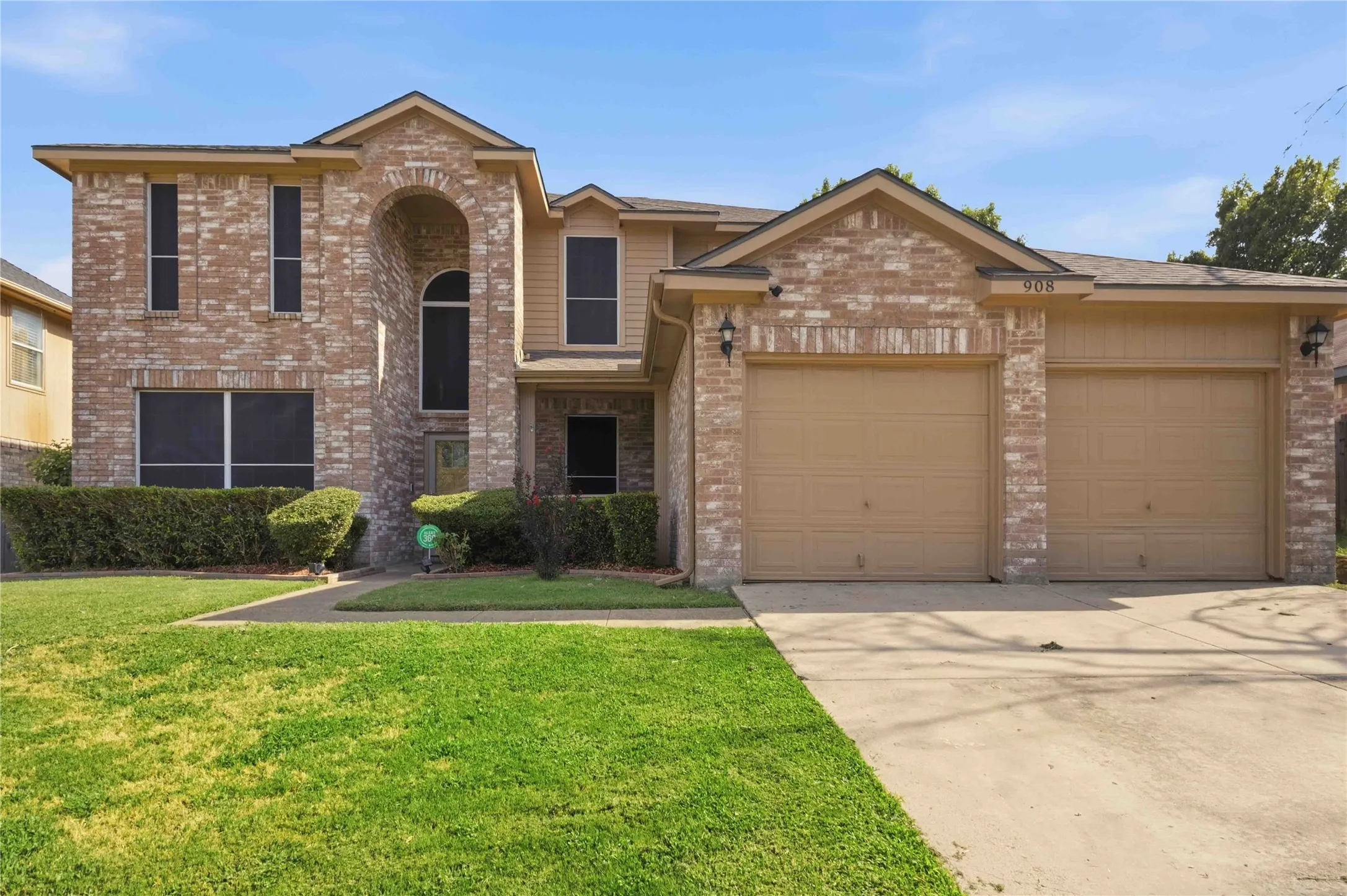 Single Family Residence For Sale in Dallas County , 908 Chauvin Drive, Cedar Hill, Texas 75104, 4 Bedroom, 3 Bathroom, 2 Garage spaces, 2,248 Sqft, built in 1993, mls#21338885, Real Estate Agent in Cedar Hill, Homes For Sale in Dallas county, Homes For Sale in Cedar Hill, Realtor in Cedar Hill Texas, Real Estate Brokerage Independent Realty Texas, Luminita Cordes Realtor