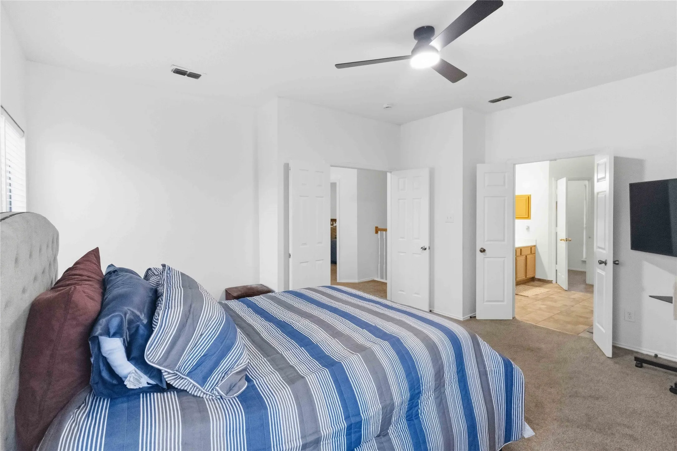 Single Family Residence For Sale in Dallas County , 908 Chauvin Drive, Cedar Hill, Texas 75104, 4 Bedroom, 3 Bathroom, 2 Garage spaces, 2,248 Sqft, built in 1993, mls#21338885, Real Estate Agent in Cedar Hill, Homes For Sale in Dallas county, Homes For Sale in Cedar Hill, Realtor in Cedar Hill Texas, Real Estate Brokerage Independent Realty Texas, Luminita Cordes Realtor