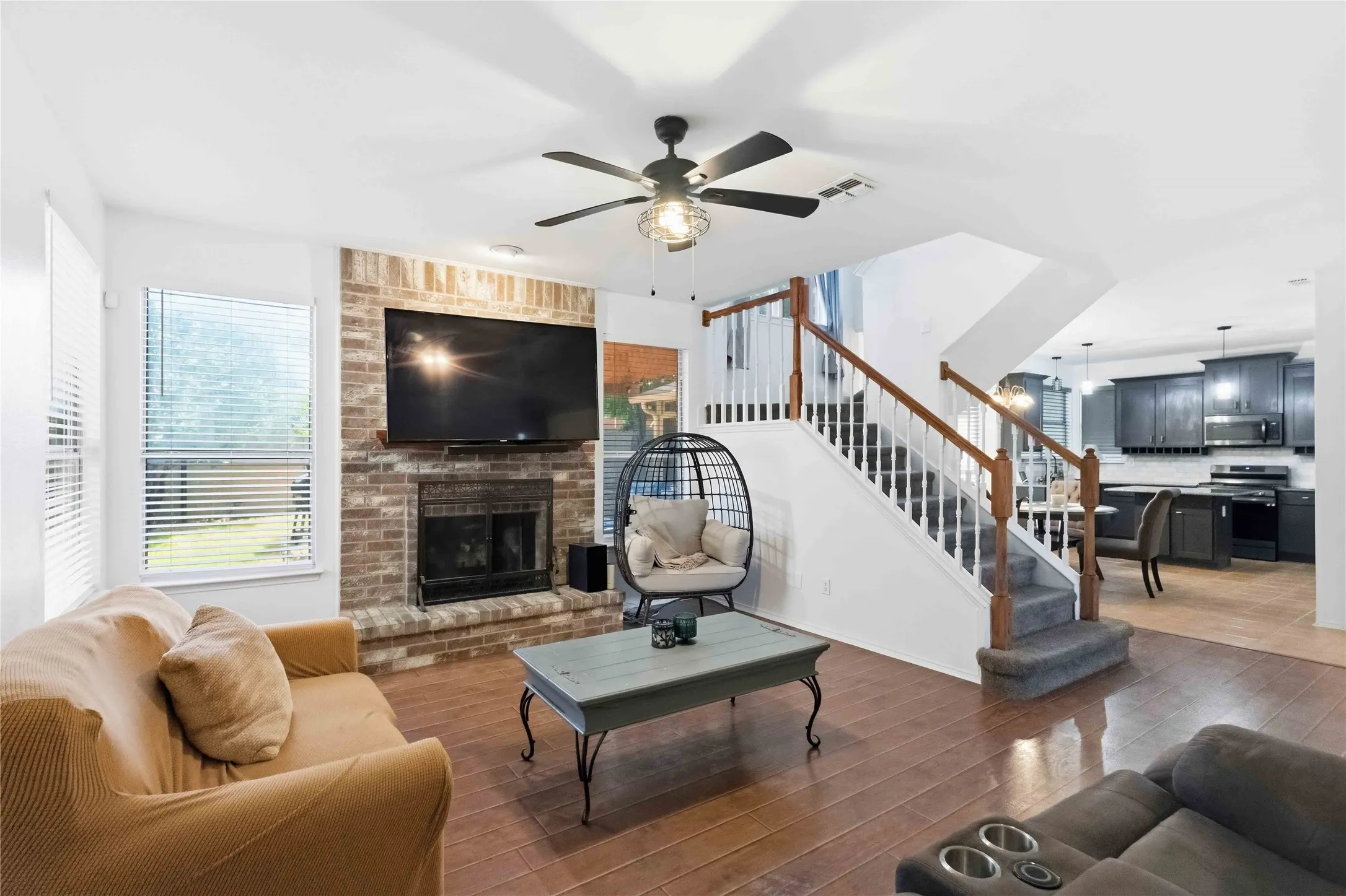 Single Family Residence For Sale in Dallas County , 908 Chauvin Drive, Cedar Hill, Texas 75104, 4 Bedroom, 3 Bathroom, 2 Garage spaces, 2,248 Sqft, built in 1993, mls#21338885, Real Estate Agent in Cedar Hill, Homes For Sale in Dallas county, Homes For Sale in Cedar Hill, Realtor in Cedar Hill Texas, Real Estate Brokerage Independent Realty Texas, Luminita Cordes Realtor