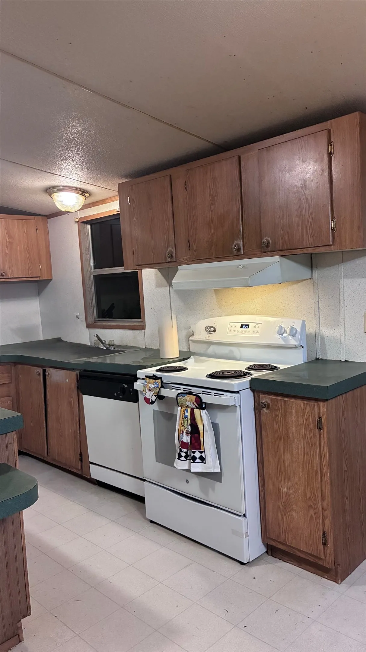Mobile Home For Sale in Collin County , 18837 Mona Drive, Nevada, Texas 75173, 5 Bedroom, 2 Bathroom, Garage spaces, 2,016 Sqft, built in 2000, mls#21335732, Real Estate Agent in Nevada, Homes For Sale in Collin county, Homes For Sale in Nevada, Realtor in Nevada Texas, Real Estate Brokerage Independent Realty Texas, Luminita Cordes Realtor