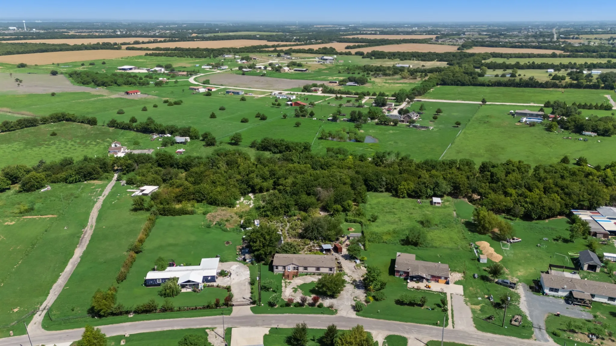 Mobile Home For Sale in Collin County , 18837 Mona Drive, Nevada, Texas 75173, 5 Bedroom, 2 Bathroom, Garage spaces, 2,016 Sqft, built in 2000, mls#21335732, Real Estate Agent in Nevada, Homes For Sale in Collin county, Homes For Sale in Nevada, Realtor in Nevada Texas, Real Estate Brokerage Independent Realty Texas, Luminita Cordes Realtor