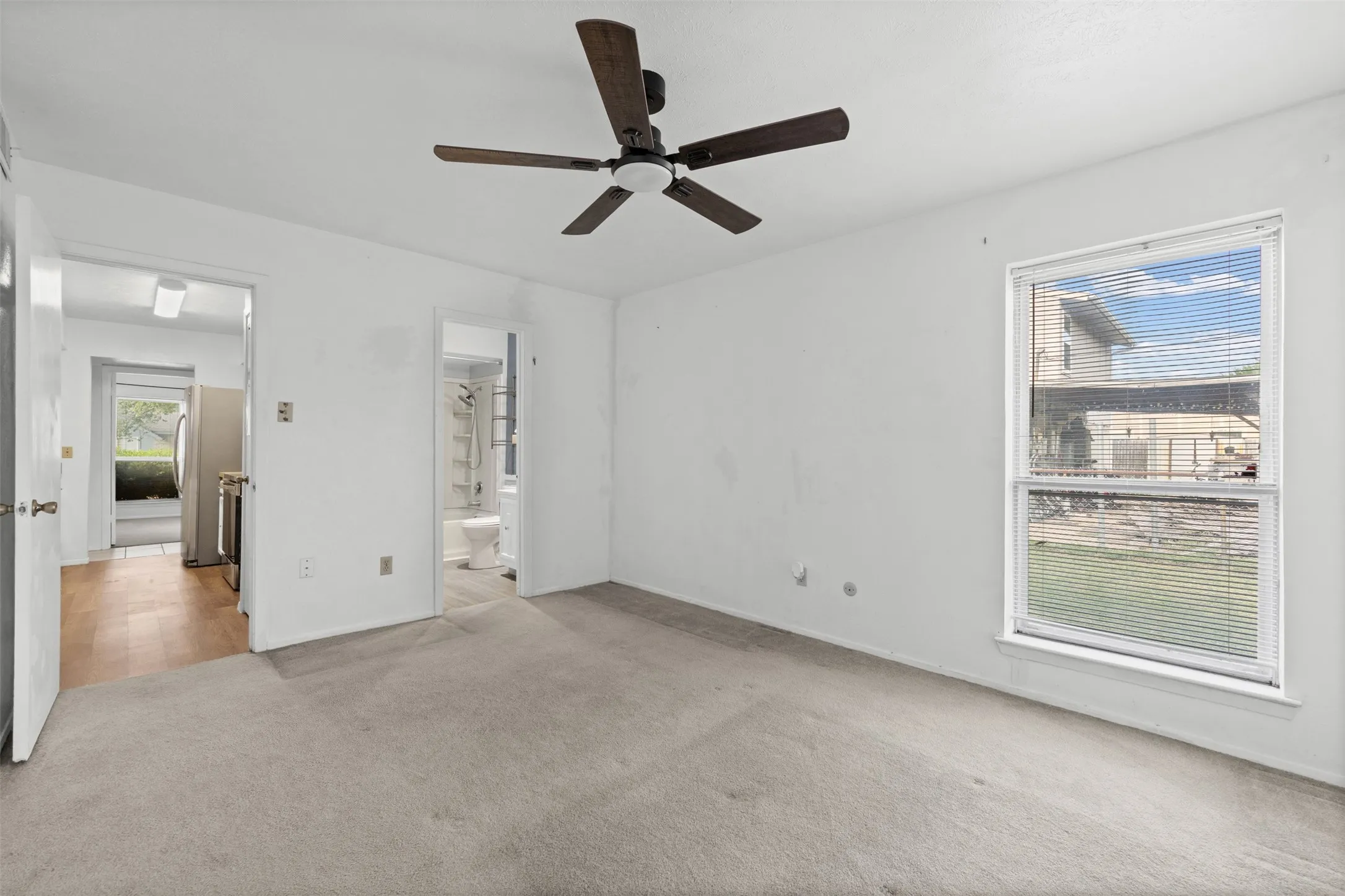 Single Family Residence For Sale in Dallas County , 525 Alva Drive, Grand Prairie, Texas 75052, 3 Bedroom, 2 Bathroom, 2 Garage spaces, 1,269 Sqft, built in 1979, mls#21337849, Real Estate Agent in Grand Prairie, Homes For Sale in Dallas county, Homes For Sale in Grand Prairie, Realtor in Grand Prairie Texas, Real Estate Brokerage Independent Realty Texas, Luminita Cordes Realtor