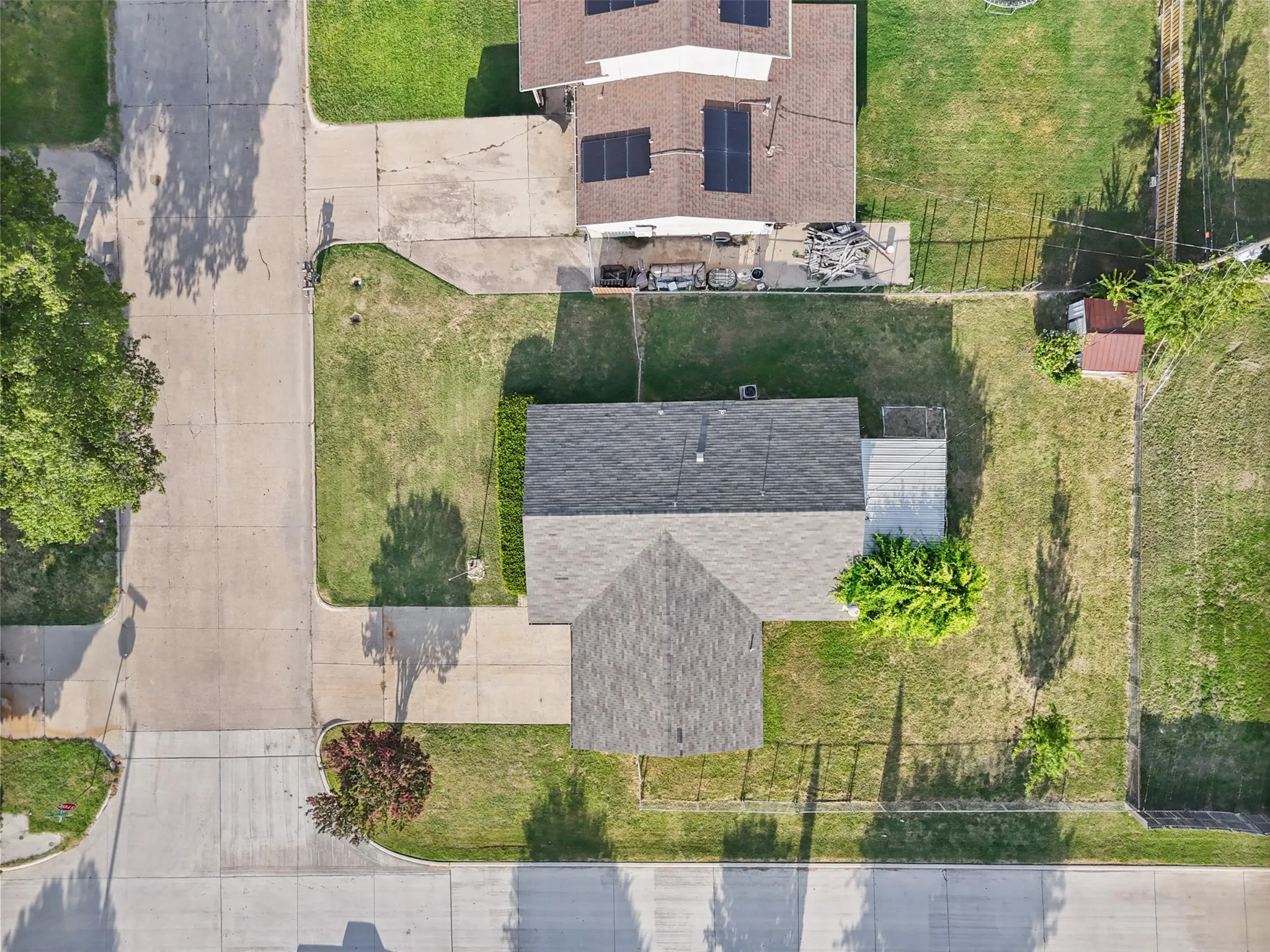 Single Family Residence For Sale in Dallas County , 525 Alva Drive, Grand Prairie, Texas 75052, 3 Bedroom, 2 Bathroom, 2 Garage spaces, 1,269 Sqft, built in 1979, mls#21337849, Real Estate Agent in Grand Prairie, Homes For Sale in Dallas county, Homes For Sale in Grand Prairie, Realtor in Grand Prairie Texas, Real Estate Brokerage Independent Realty Texas, Luminita Cordes Realtor