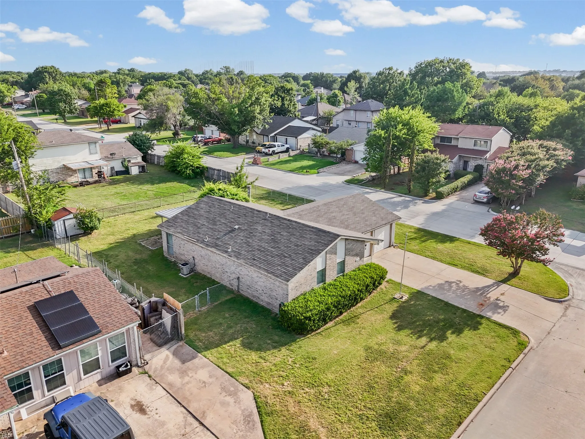 Single Family Residence For Sale in Dallas County , 525 Alva Drive, Grand Prairie, Texas 75052, 3 Bedroom, 2 Bathroom, 2 Garage spaces, 1,269 Sqft, built in 1979, mls#21337849, Real Estate Agent in Grand Prairie, Homes For Sale in Dallas county, Homes For Sale in Grand Prairie, Realtor in Grand Prairie Texas, Real Estate Brokerage Independent Realty Texas, Luminita Cordes Realtor