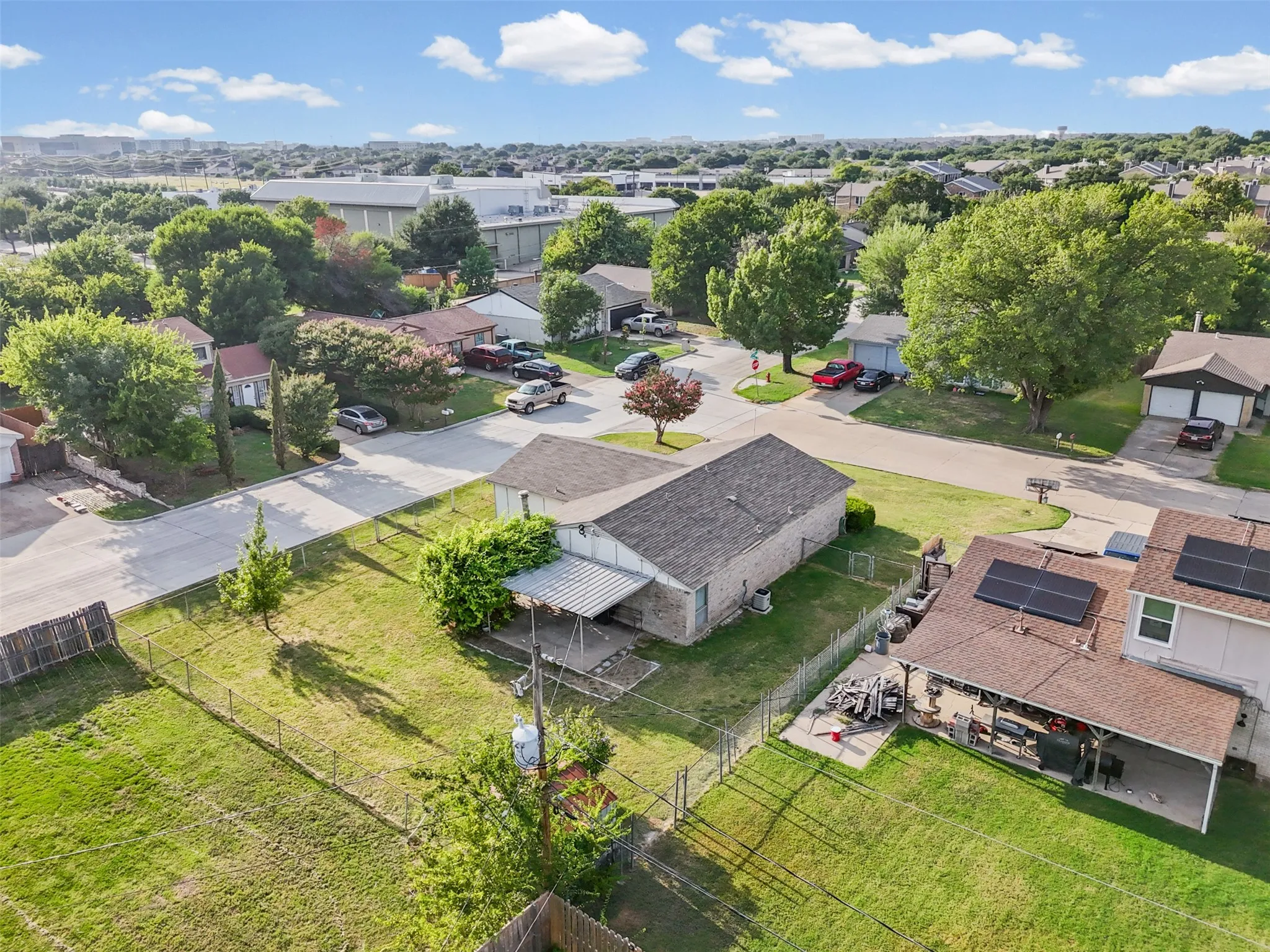 Single Family Residence For Sale in Dallas County , 525 Alva Drive, Grand Prairie, Texas 75052, 3 Bedroom, 2 Bathroom, 2 Garage spaces, 1,269 Sqft, built in 1979, mls#21337849, Real Estate Agent in Grand Prairie, Homes For Sale in Dallas county, Homes For Sale in Grand Prairie, Realtor in Grand Prairie Texas, Real Estate Brokerage Independent Realty Texas, Luminita Cordes Realtor