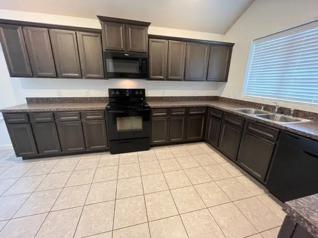 Single Family Residence For Sale in Kaufman County , 4665 Elderberry Street, Forney, Texas 75126, 3 Bedroom, 2 Bathroom, 2 Garage spaces, 1,860 Sqft, built in 2016, mls#21340248, Real Estate Agent in Forney, Homes For Sale in Kaufman county, Homes For Sale in Forney, Realtor in Forney Texas, Real Estate Brokerage Independent Realty Texas, Luminita Cordes Realtor