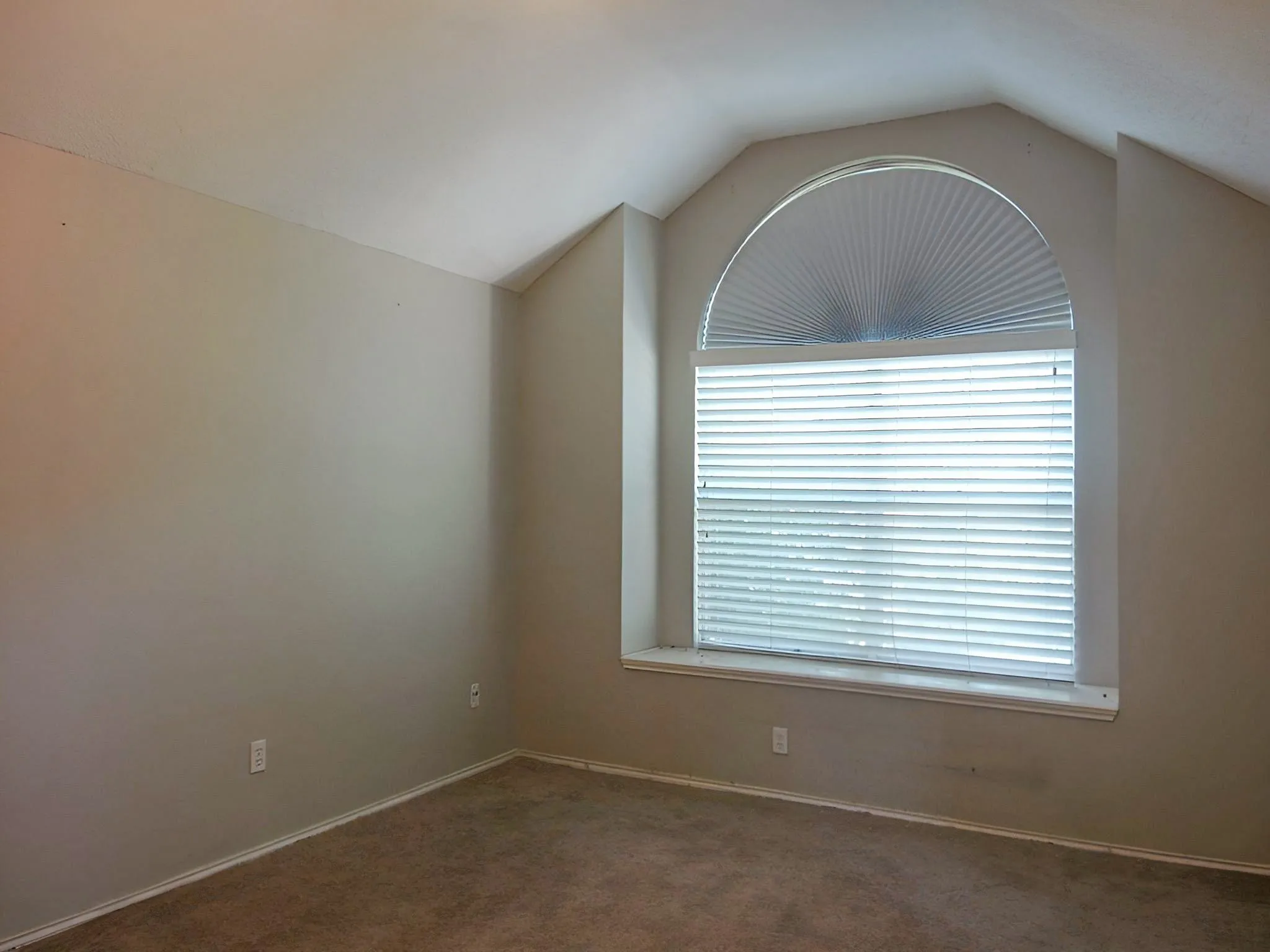 Single Family Residence For Sale in Tarrant County , 7433 Buckskin Court, Fort Worth, Texas 76137, 4 Bedroom, 3 Bathroom, 2 Garage spaces, 2,080 Sqft, built in 1994, mls#21339871, Real Estate Agent in Fort Worth, Homes For Sale in Tarrant county, Homes For Sale in Fort Worth, Realtor in Fort Worth Texas, Real Estate Brokerage Independent Realty Texas, Luminita Cordes Realtor