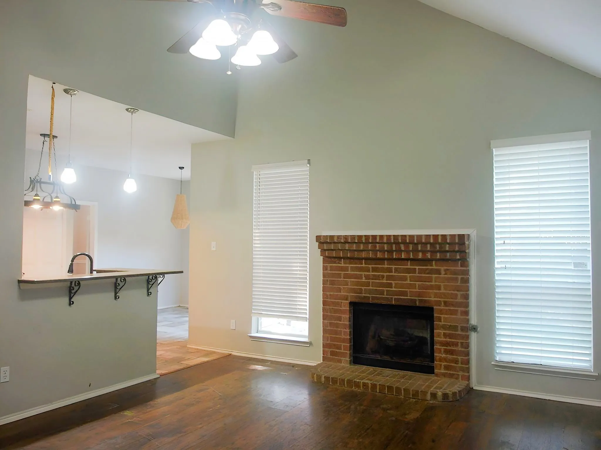Single Family Residence For Sale in Tarrant County , 7433 Buckskin Court, Fort Worth, Texas 76137, 4 Bedroom, 3 Bathroom, 2 Garage spaces, 2,080 Sqft, built in 1994, mls#21339871, Real Estate Agent in Fort Worth, Homes For Sale in Tarrant county, Homes For Sale in Fort Worth, Realtor in Fort Worth Texas, Real Estate Brokerage Independent Realty Texas, Luminita Cordes Realtor
