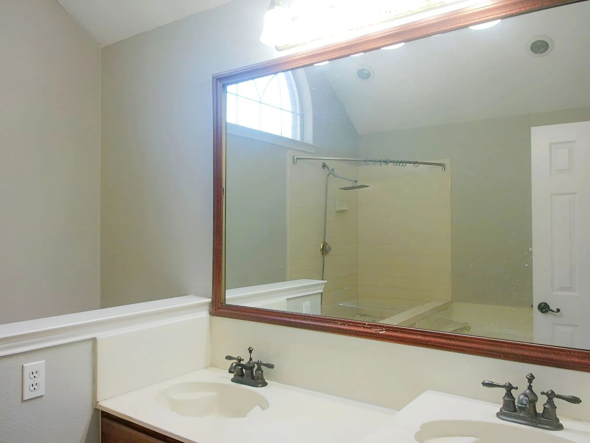Single Family Residence For Sale in Tarrant County , 7433 Buckskin Court, Fort Worth, Texas 76137, 4 Bedroom, 3 Bathroom, 2 Garage spaces, 2,080 Sqft, built in 1994, mls#21339871, Real Estate Agent in Fort Worth, Homes For Sale in Tarrant county, Homes For Sale in Fort Worth, Realtor in Fort Worth Texas, Real Estate Brokerage Independent Realty Texas, Luminita Cordes Realtor