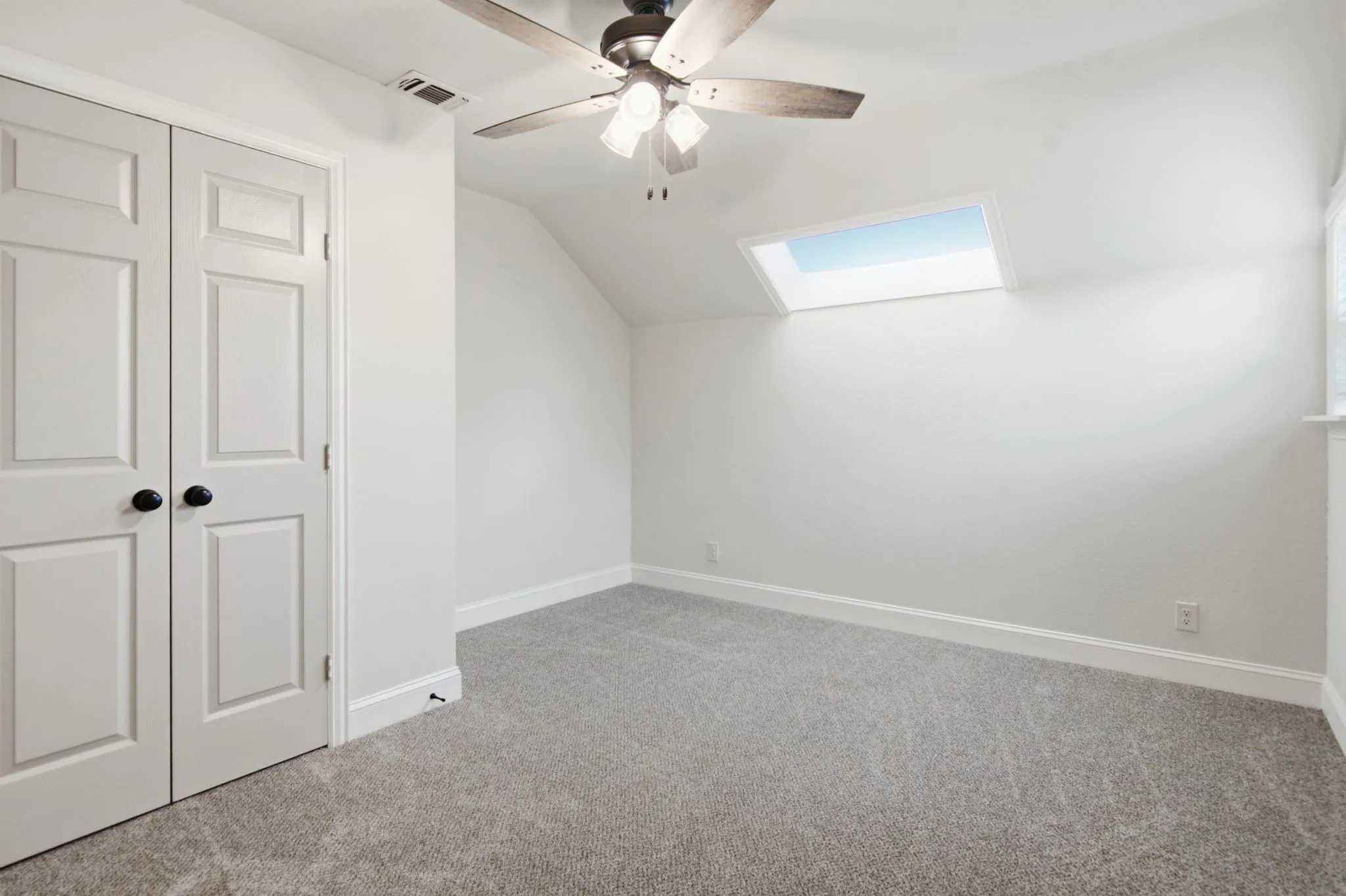 Single Family Residence For Sale in Tarrant County , 2929 Everest Drive, Bedford, Texas 76021, 3 Bedroom, 2 Bathroom, 2 Garage spaces, 1,678 Sqft, built in 1995, mls#21322331, Real Estate Agent in Bedford, Homes For Sale in Tarrant county, Homes For Sale in Bedford, Realtor in Bedford Texas, Real Estate Brokerage Independent Realty Texas, Luminita Cordes Realtor
