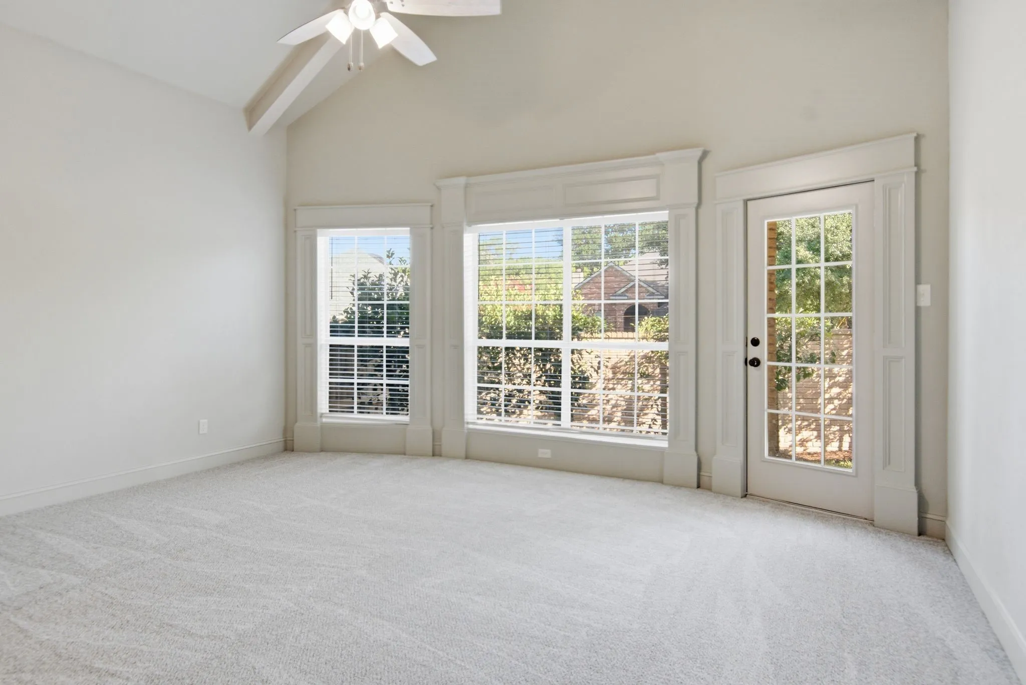 Single Family Residence For Sale in Tarrant County , 2929 Everest Drive, Bedford, Texas 76021, 3 Bedroom, 2 Bathroom, 2 Garage spaces, 1,678 Sqft, built in 1995, mls#21322331, Real Estate Agent in Bedford, Homes For Sale in Tarrant county, Homes For Sale in Bedford, Realtor in Bedford Texas, Real Estate Brokerage Independent Realty Texas, Luminita Cordes Realtor