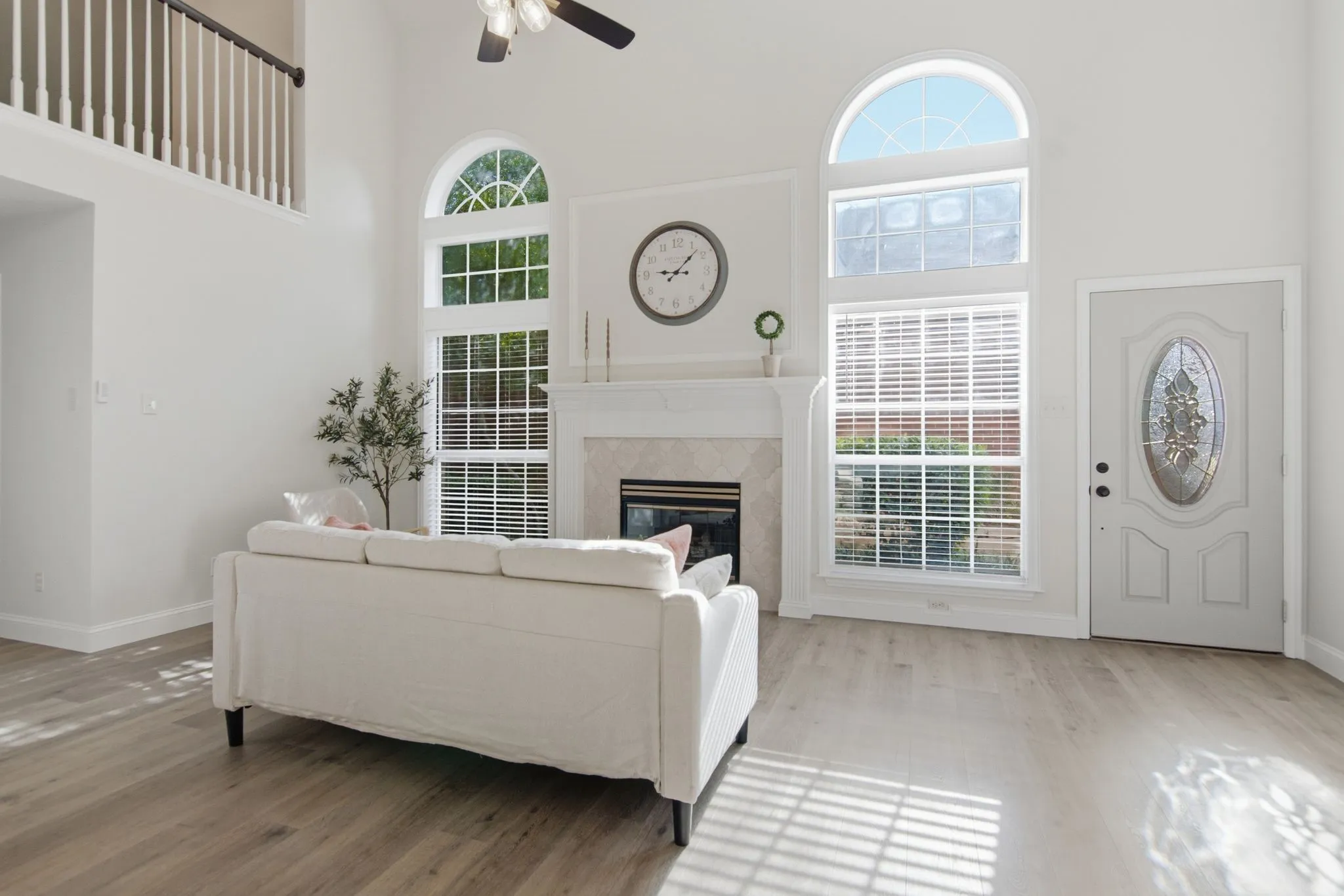 Single Family Residence For Sale in Tarrant County , 2929 Everest Drive, Bedford, Texas 76021, 3 Bedroom, 2 Bathroom, 2 Garage spaces, 1,678 Sqft, built in 1995, mls#21322331, Real Estate Agent in Bedford, Homes For Sale in Tarrant county, Homes For Sale in Bedford, Realtor in Bedford Texas, Real Estate Brokerage Independent Realty Texas, Luminita Cordes Realtor