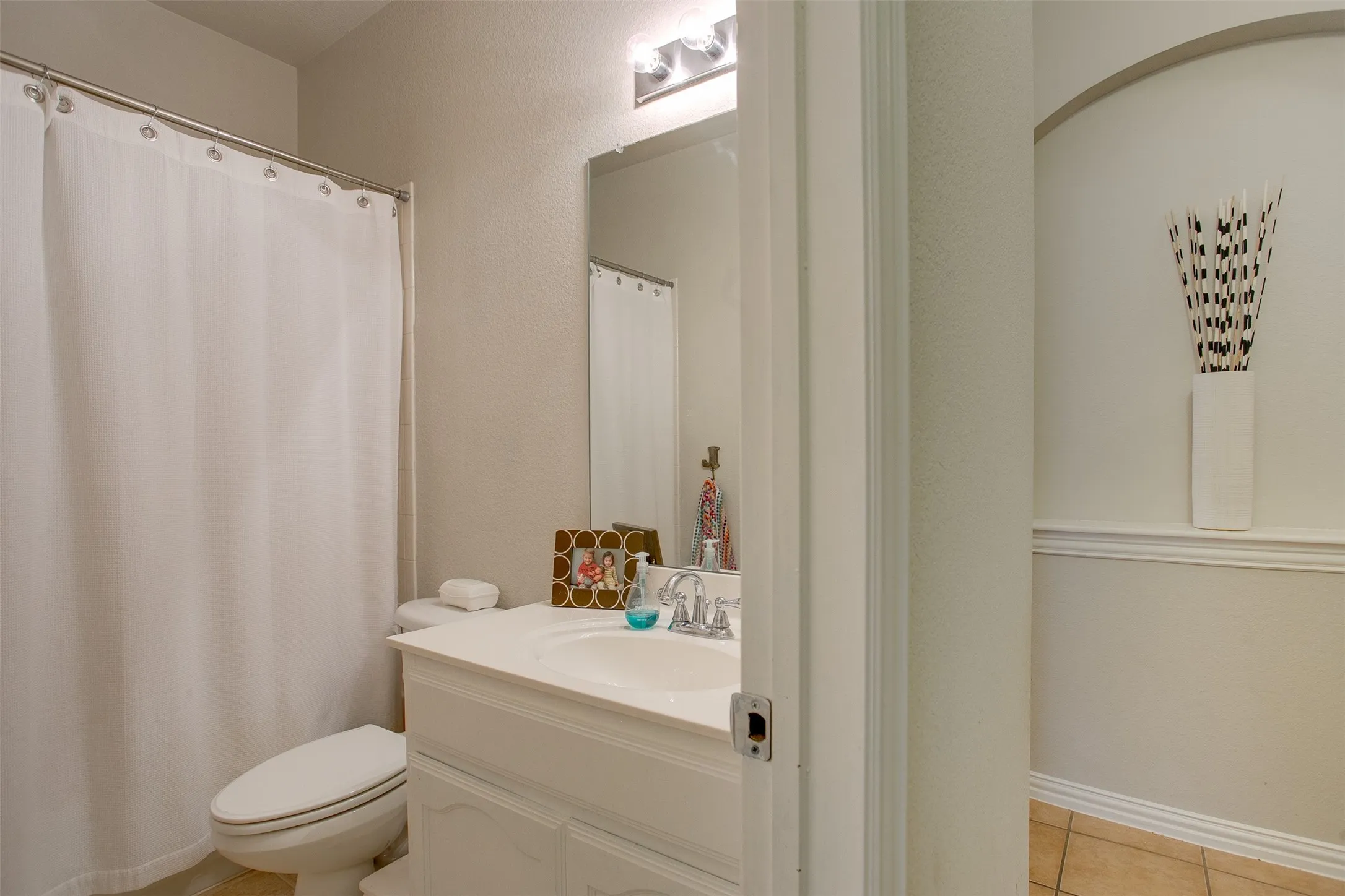 Single Family Residence For Sale in Collin County , 10228 Olivia Drive, Mc Kinney, Texas 75072, 3 Bedroom, 2 Bathroom, 2 Garage spaces, 1,549 Sqft, built in 2005, mls#21292910, Real Estate Agent in Mc Kinney, Homes For Sale in Collin county, Homes For Sale in Mc Kinney, Realtor in Mc Kinney Texas, Real Estate Brokerage Independent Realty Texas, Luminita Cordes Realtor