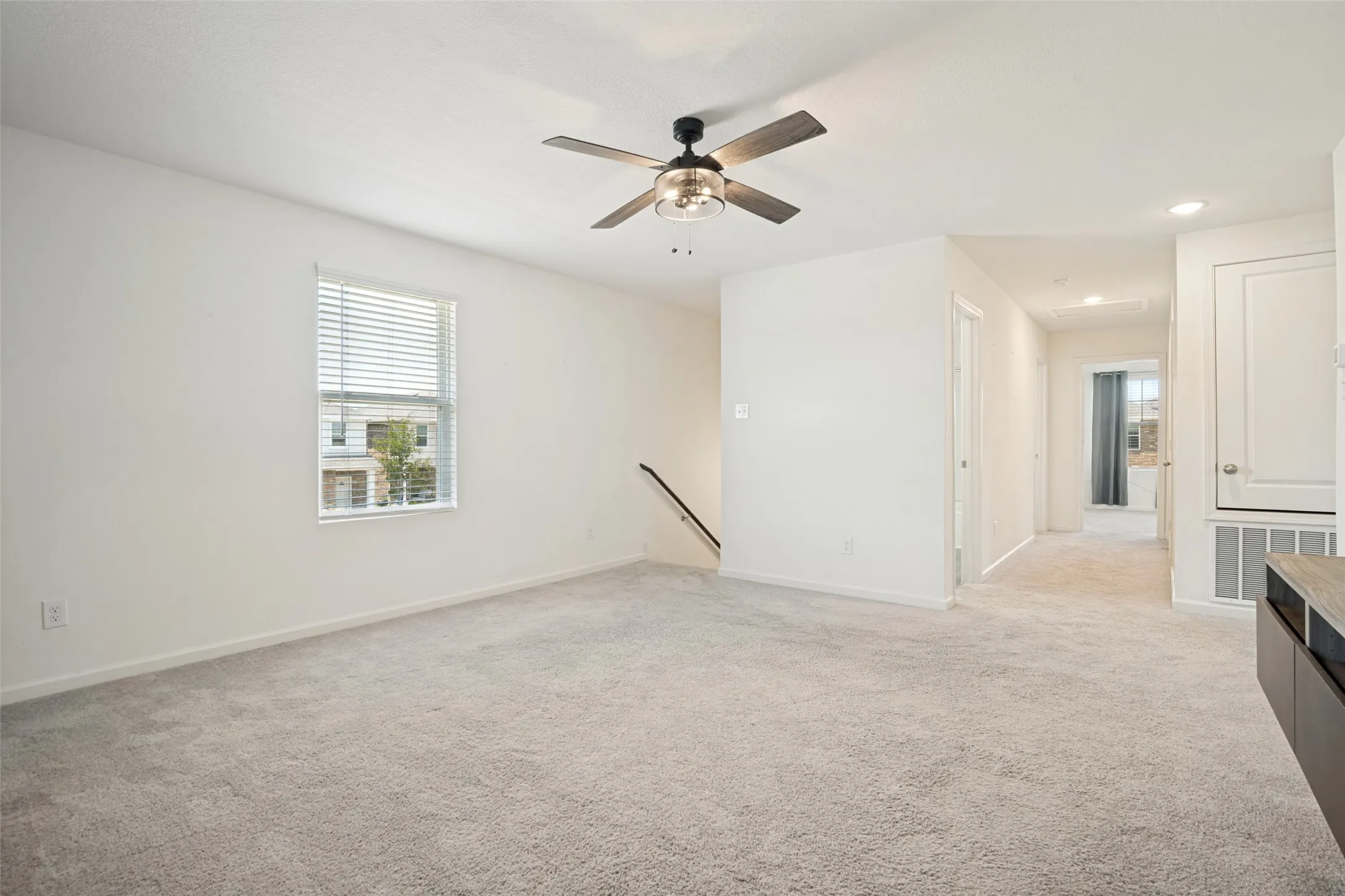 Single Family Residence For Sale in Collin County , 601 Colgate Circle, Princeton, Texas 75407, 5 Bedroom, 3 Bathroom, 2 Garage spaces, 2,616 Sqft, built in 2022, mls#21339075, Real Estate Agent in Princeton, Homes For Sale in Collin county, Homes For Sale in Princeton, Realtor in Princeton Texas, Real Estate Brokerage Independent Realty Texas, Luminita Cordes Realtor
