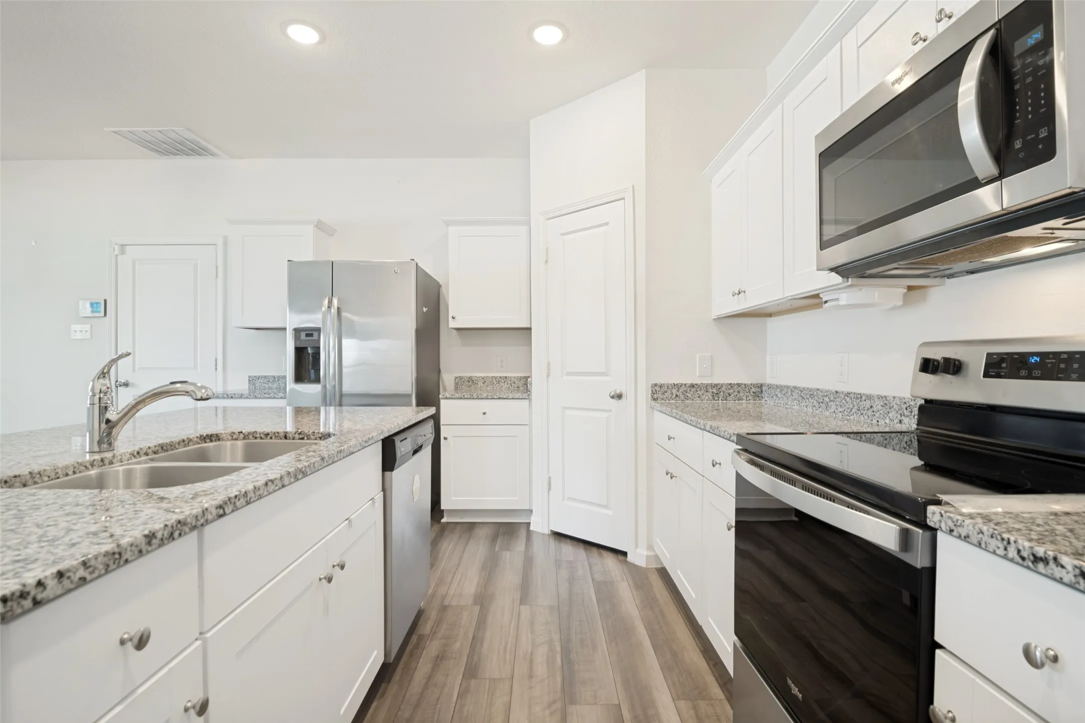 Single Family Residence For Sale in Collin County , 601 Colgate Circle, Princeton, Texas 75407, 5 Bedroom, 3 Bathroom, 2 Garage spaces, 2,616 Sqft, built in 2022, mls#21339075, Real Estate Agent in Princeton, Homes For Sale in Collin county, Homes For Sale in Princeton, Realtor in Princeton Texas, Real Estate Brokerage Independent Realty Texas, Luminita Cordes Realtor