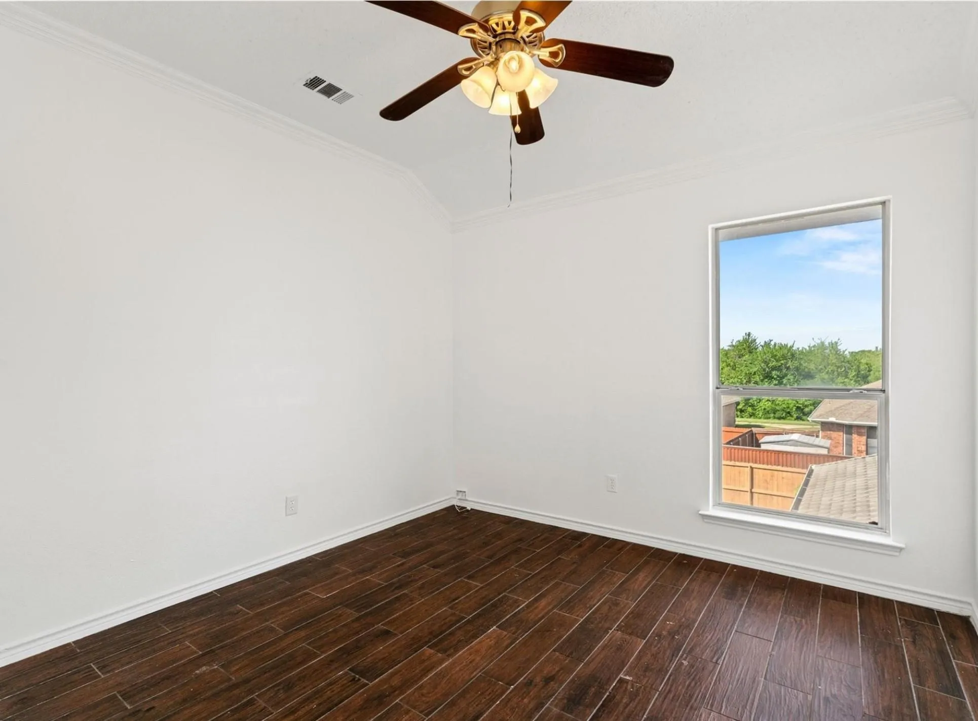 Single Family Residence For Rent in Dallas County , 2922 Tree Line Road, Garland, Texas 75040, 4 Bedroom, 3 Bathroom, 2 Garage spaces, 2,518 Sqft, built in 1999, mls#21338788, Real Estate Agent in Garland, Homes For Rent in Dallas county, Homes For Rent in Garland, Realtor in Garland Texas, Real Estate Brokerage Independent Realty Texas, Luminita Cordes Realtor