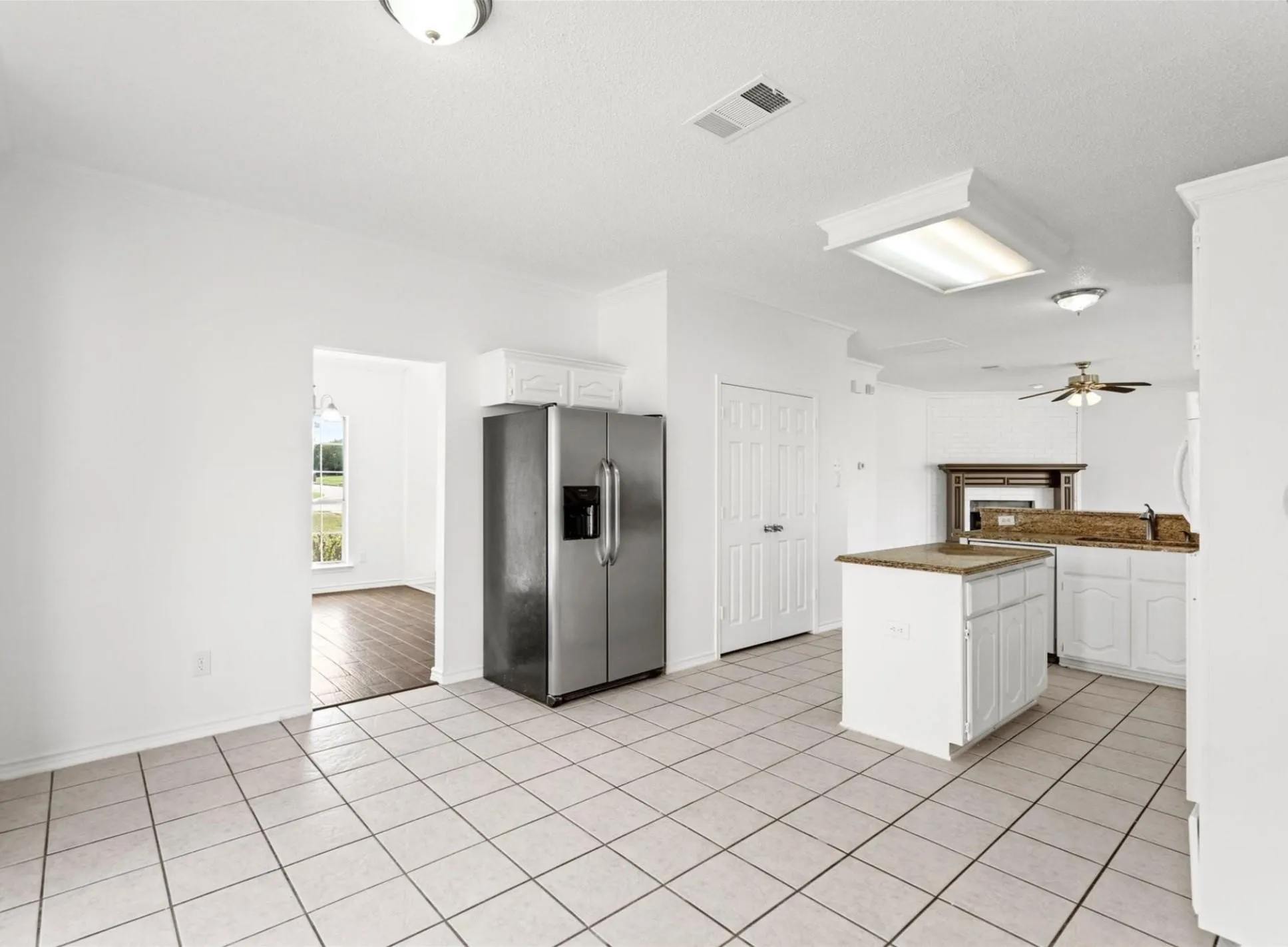 Single Family Residence For Rent in Dallas County , 2922 Tree Line Road, Garland, Texas 75040, 4 Bedroom, 3 Bathroom, 2 Garage spaces, 2,518 Sqft, built in 1999, mls#21338788, Real Estate Agent in Garland, Homes For Rent in Dallas county, Homes For Rent in Garland, Realtor in Garland Texas, Real Estate Brokerage Independent Realty Texas, Luminita Cordes Realtor