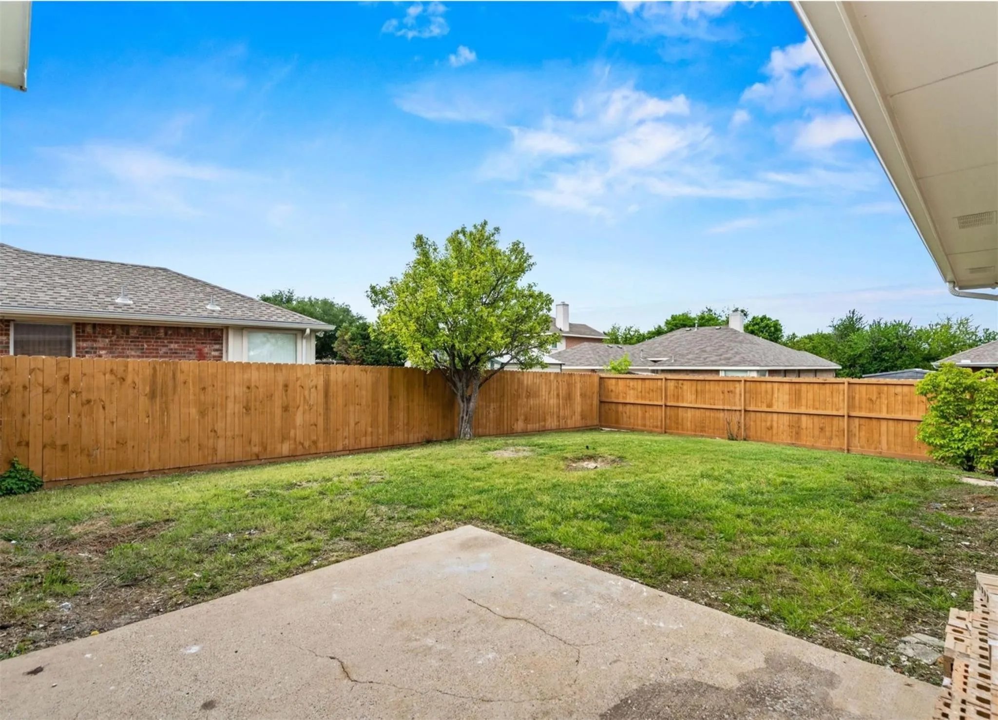Single Family Residence For Rent in Dallas County , 2922 Tree Line Road, Garland, Texas 75040, 4 Bedroom, 3 Bathroom, 2 Garage spaces, 2,518 Sqft, built in 1999, mls#21338788, Real Estate Agent in Garland, Homes For Rent in Dallas county, Homes For Rent in Garland, Realtor in Garland Texas, Real Estate Brokerage Independent Realty Texas, Luminita Cordes Realtor