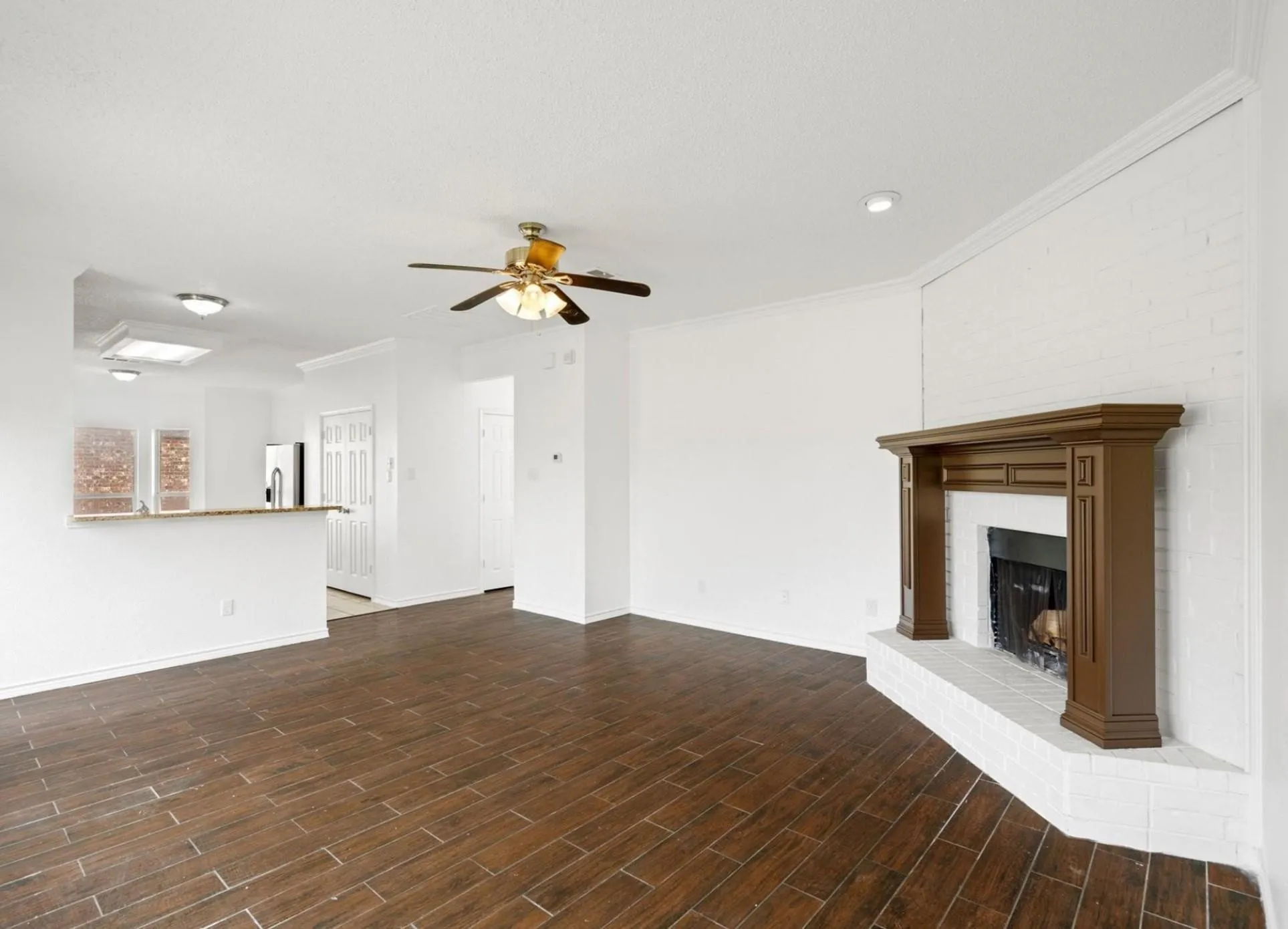 Single Family Residence For Rent in Dallas County , 2922 Tree Line Road, Garland, Texas 75040, 4 Bedroom, 3 Bathroom, 2 Garage spaces, 2,518 Sqft, built in 1999, mls#21338788, Real Estate Agent in Garland, Homes For Rent in Dallas county, Homes For Rent in Garland, Realtor in Garland Texas, Real Estate Brokerage Independent Realty Texas, Luminita Cordes Realtor