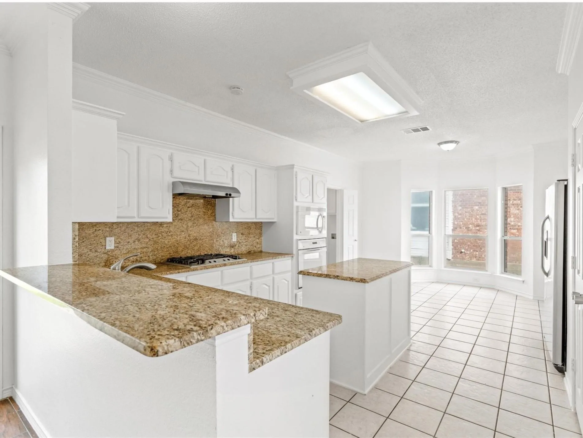 Single Family Residence For Rent in Dallas County , 2922 Tree Line Road, Garland, Texas 75040, 4 Bedroom, 3 Bathroom, 2 Garage spaces, 2,518 Sqft, built in 1999, mls#21338788, Real Estate Agent in Garland, Homes For Rent in Dallas county, Homes For Rent in Garland, Realtor in Garland Texas, Real Estate Brokerage Independent Realty Texas, Luminita Cordes Realtor