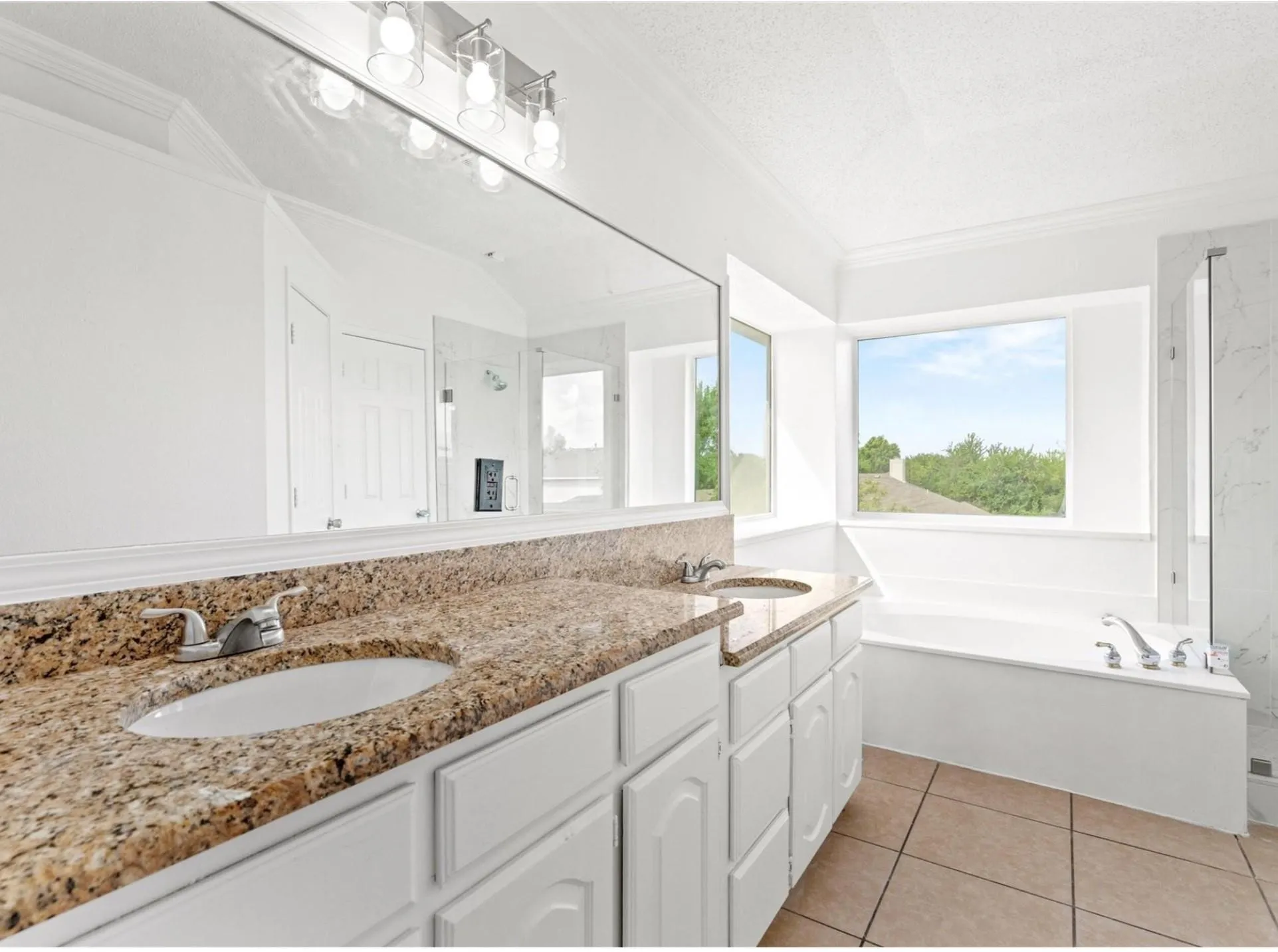 Single Family Residence For Rent in Dallas County , 2922 Tree Line Road, Garland, Texas 75040, 4 Bedroom, 3 Bathroom, 2 Garage spaces, 2,518 Sqft, built in 1999, mls#21338788, Real Estate Agent in Garland, Homes For Rent in Dallas county, Homes For Rent in Garland, Realtor in Garland Texas, Real Estate Brokerage Independent Realty Texas, Luminita Cordes Realtor