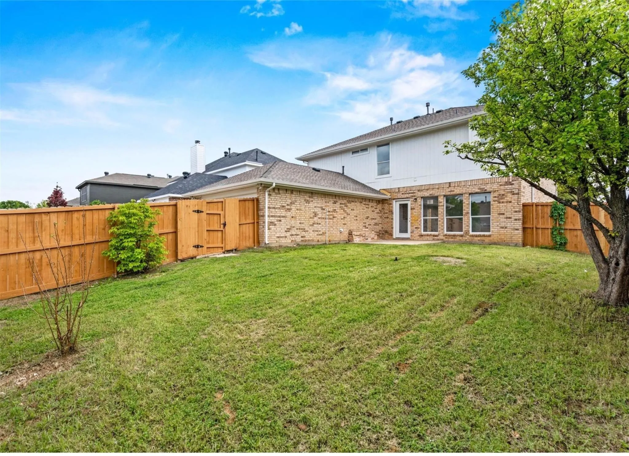 Single Family Residence For Rent in Dallas County , 2922 Tree Line Road, Garland, Texas 75040, 4 Bedroom, 3 Bathroom, 2 Garage spaces, 2,518 Sqft, built in 1999, mls#21338788, Real Estate Agent in Garland, Homes For Rent in Dallas county, Homes For Rent in Garland, Realtor in Garland Texas, Real Estate Brokerage Independent Realty Texas, Luminita Cordes Realtor