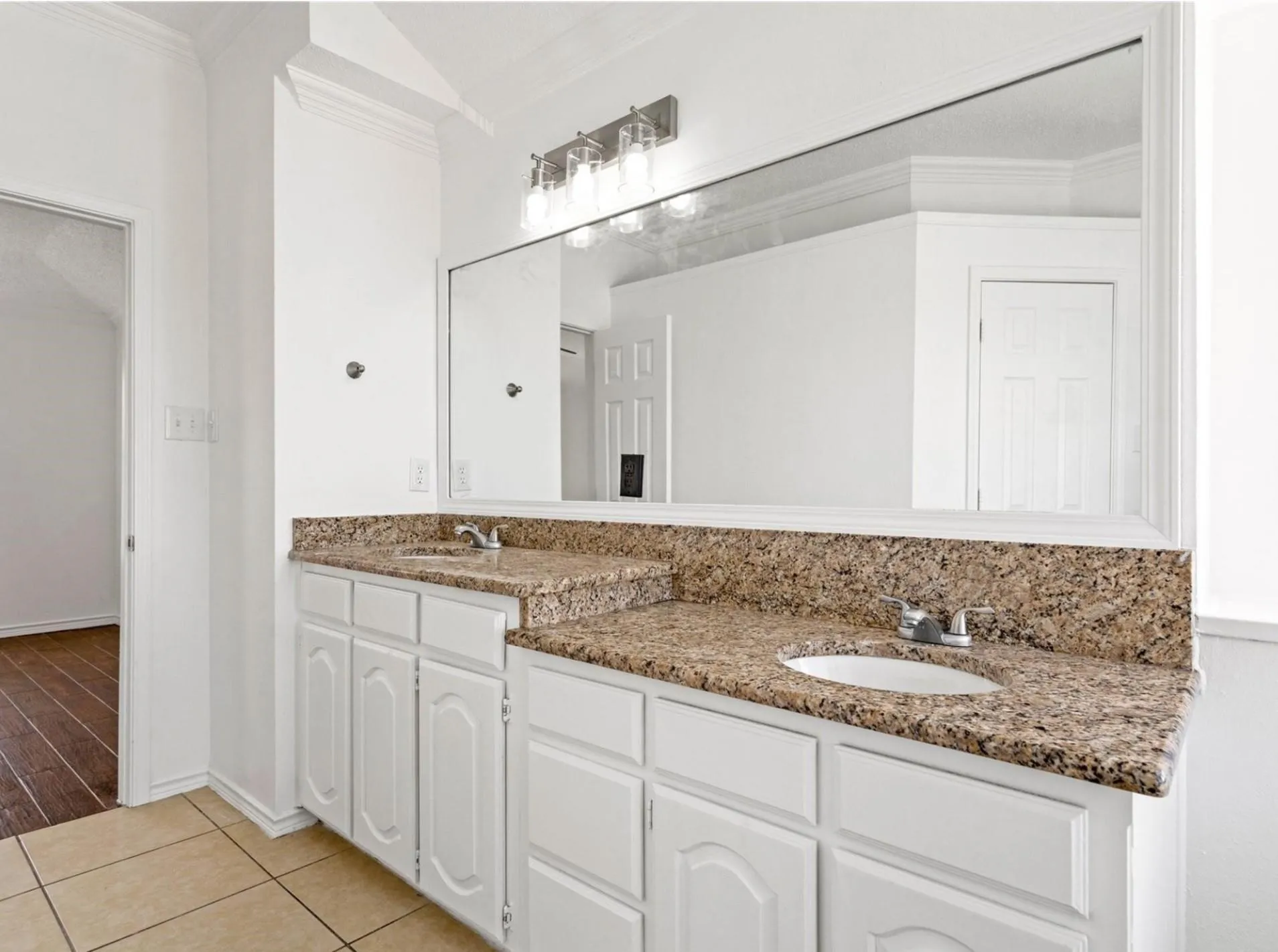 Single Family Residence For Rent in Dallas County , 2922 Tree Line Road, Garland, Texas 75040, 4 Bedroom, 3 Bathroom, 2 Garage spaces, 2,518 Sqft, built in 1999, mls#21338788, Real Estate Agent in Garland, Homes For Rent in Dallas county, Homes For Rent in Garland, Realtor in Garland Texas, Real Estate Brokerage Independent Realty Texas, Luminita Cordes Realtor