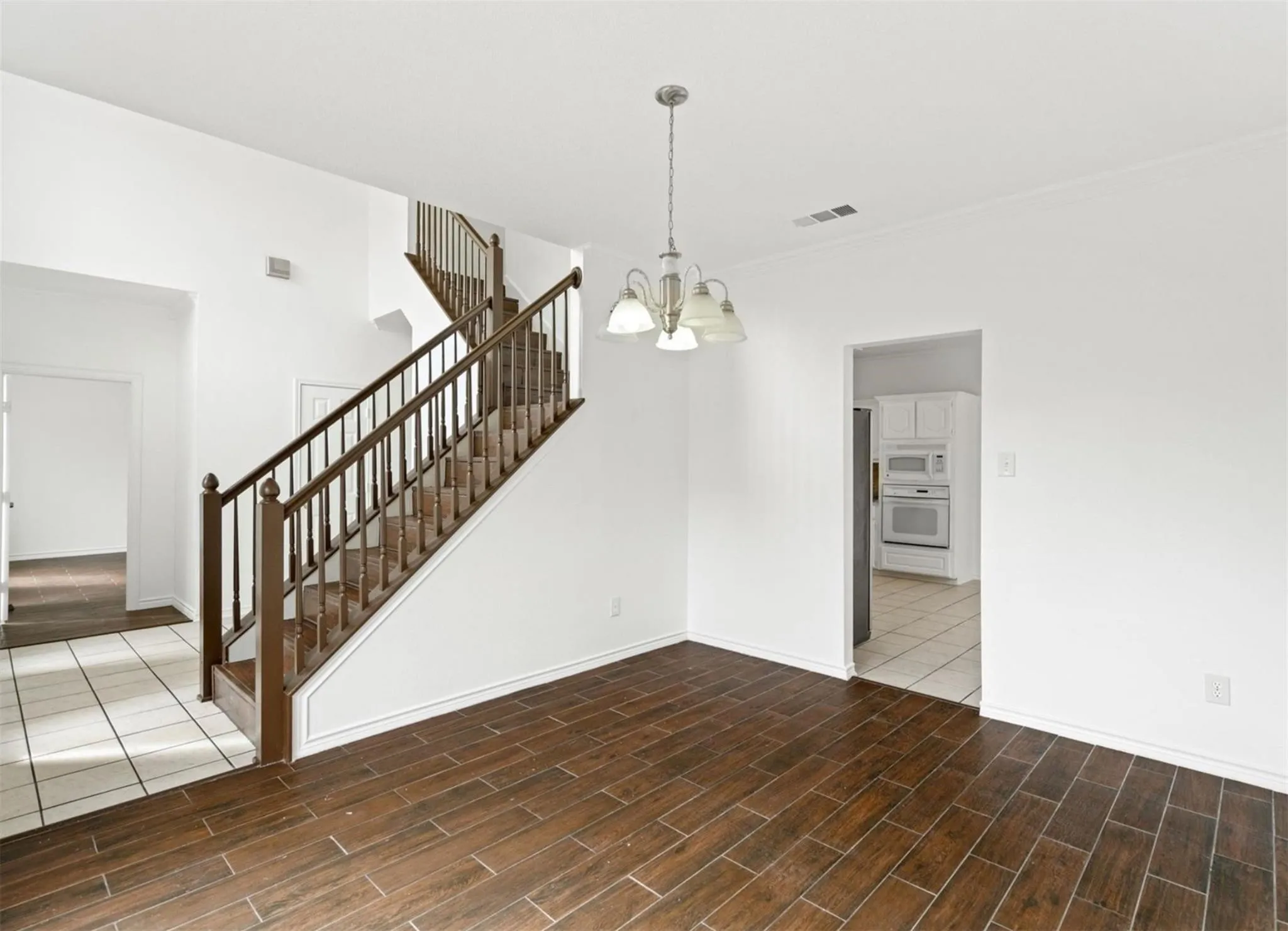 Single Family Residence For Rent in Dallas County , 2922 Tree Line Road, Garland, Texas 75040, 4 Bedroom, 3 Bathroom, 2 Garage spaces, 2,518 Sqft, built in 1999, mls#21338788, Real Estate Agent in Garland, Homes For Rent in Dallas county, Homes For Rent in Garland, Realtor in Garland Texas, Real Estate Brokerage Independent Realty Texas, Luminita Cordes Realtor