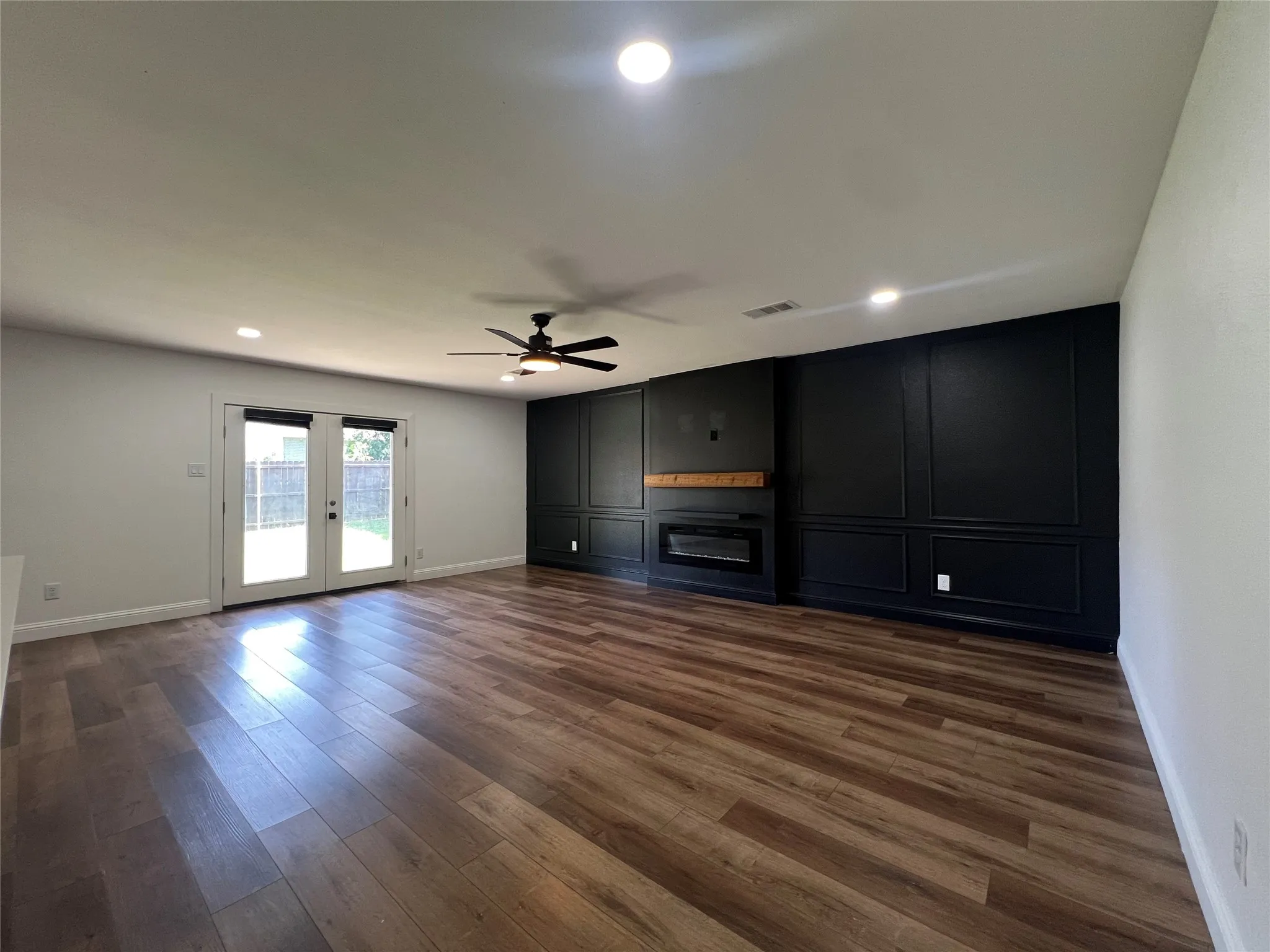 Single Family Residence For Rent in Dallas County , 1809 Pilot Way, Garland, Texas 75040, 3 Bedroom, 2 Bathroom, 2 Garage spaces, 1,359 Sqft, built in 1977, mls#21340263, Real Estate Agent in Garland, Homes For Rent in Dallas county, Homes For Rent in Garland, Realtor in Garland Texas, Real Estate Brokerage Independent Realty Texas, Luminita Cordes Realtor