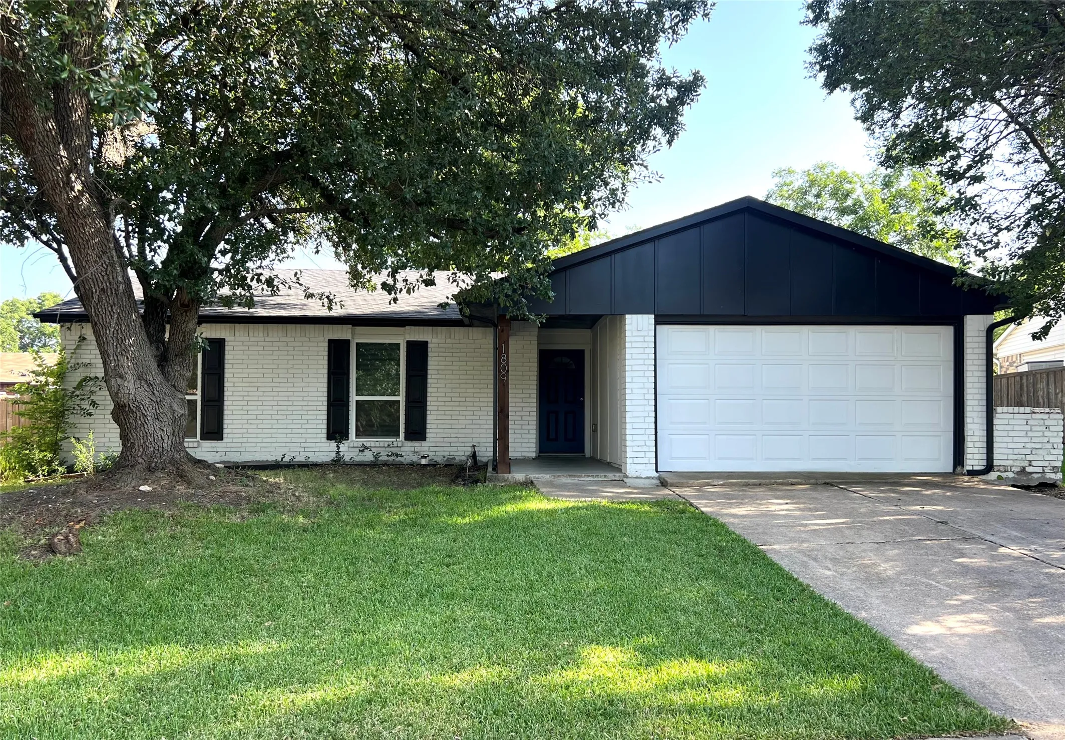 Single Family Residence For Rent in Dallas County , 1809 Pilot Way, Garland, Texas 75040, 3 Bedroom, 2 Bathroom, 2 Garage spaces, 1,359 Sqft, built in 1977, mls#21340263, Real Estate Agent in Garland, Homes For Rent in Dallas county, Homes For Rent in Garland, Realtor in Garland Texas, Real Estate Brokerage Independent Realty Texas, Luminita Cordes Realtor