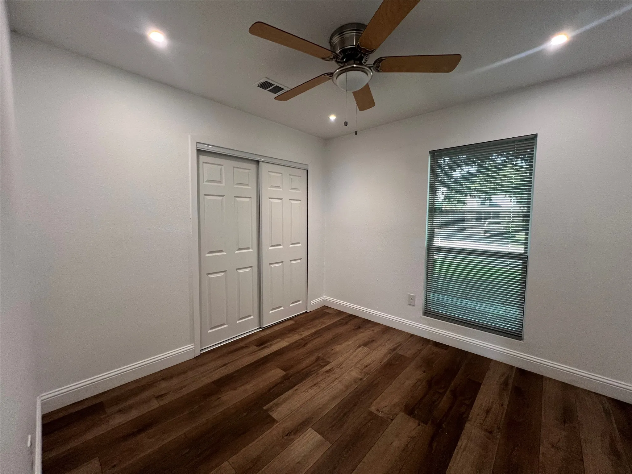Single Family Residence For Rent in Dallas County , 1809 Pilot Way, Garland, Texas 75040, 3 Bedroom, 2 Bathroom, 2 Garage spaces, 1,359 Sqft, built in 1977, mls#21340263, Real Estate Agent in Garland, Homes For Rent in Dallas county, Homes For Rent in Garland, Realtor in Garland Texas, Real Estate Brokerage Independent Realty Texas, Luminita Cordes Realtor