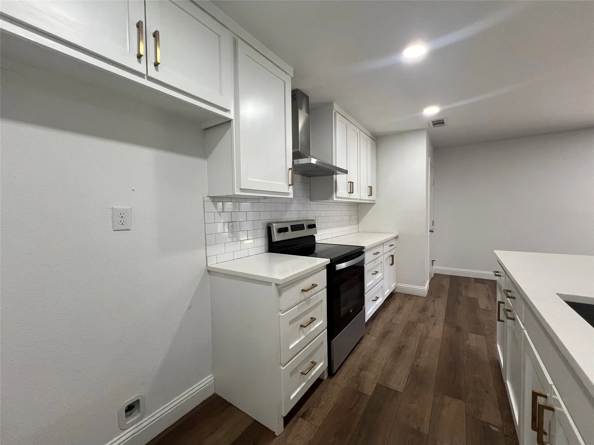 Single Family Residence For Rent in Dallas County , 1809 Pilot Way, Garland, Texas 75040, 3 Bedroom, 2 Bathroom, 2 Garage spaces, 1,359 Sqft, built in 1977, mls#21340263, Real Estate Agent in Garland, Homes For Rent in Dallas county, Homes For Rent in Garland, Realtor in Garland Texas, Real Estate Brokerage Independent Realty Texas, Luminita Cordes Realtor