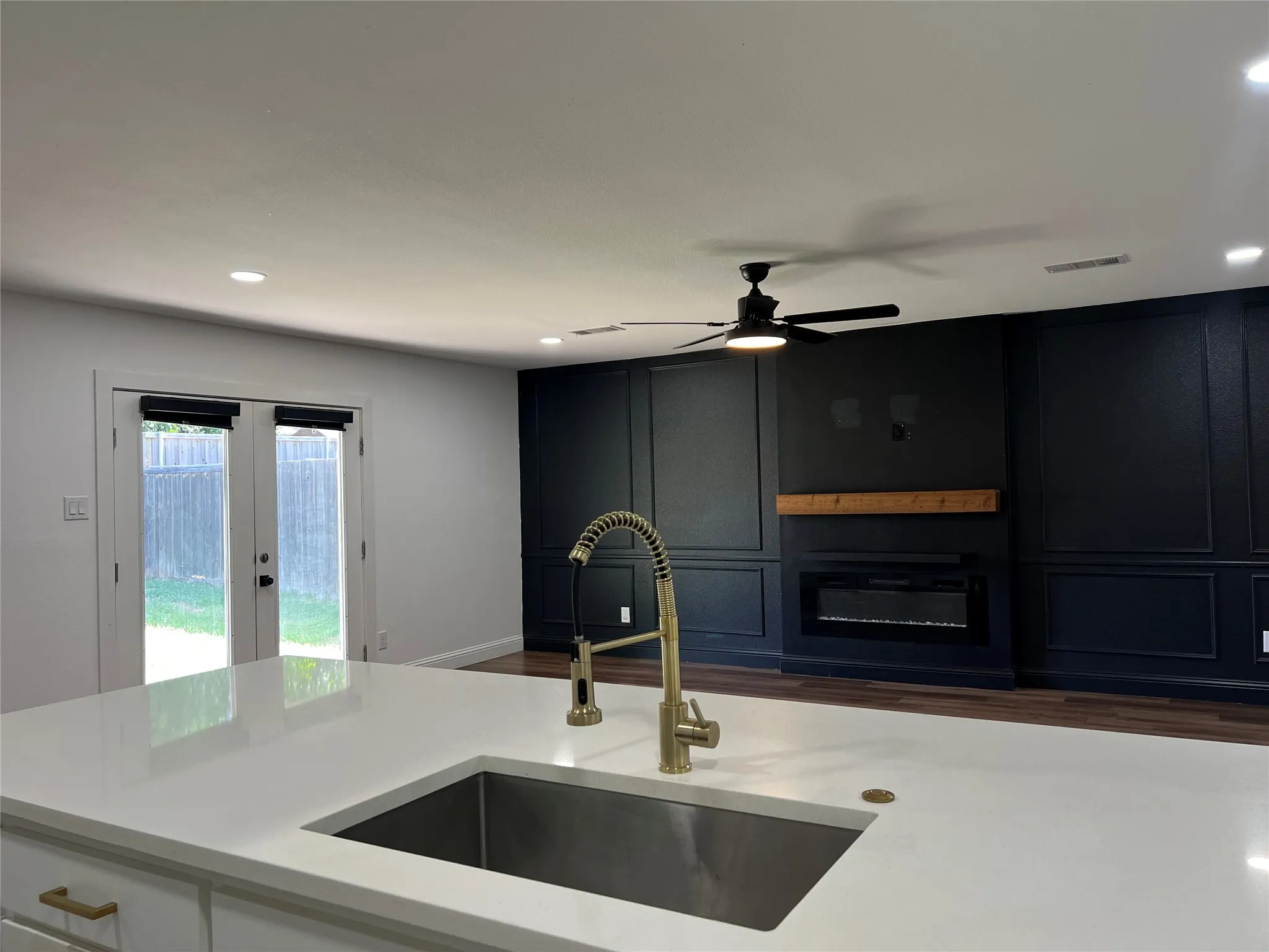 Single Family Residence For Rent in Dallas County , 1809 Pilot Way, Garland, Texas 75040, 3 Bedroom, 2 Bathroom, 2 Garage spaces, 1,359 Sqft, built in 1977, mls#21340263, Real Estate Agent in Garland, Homes For Rent in Dallas county, Homes For Rent in Garland, Realtor in Garland Texas, Real Estate Brokerage Independent Realty Texas, Luminita Cordes Realtor