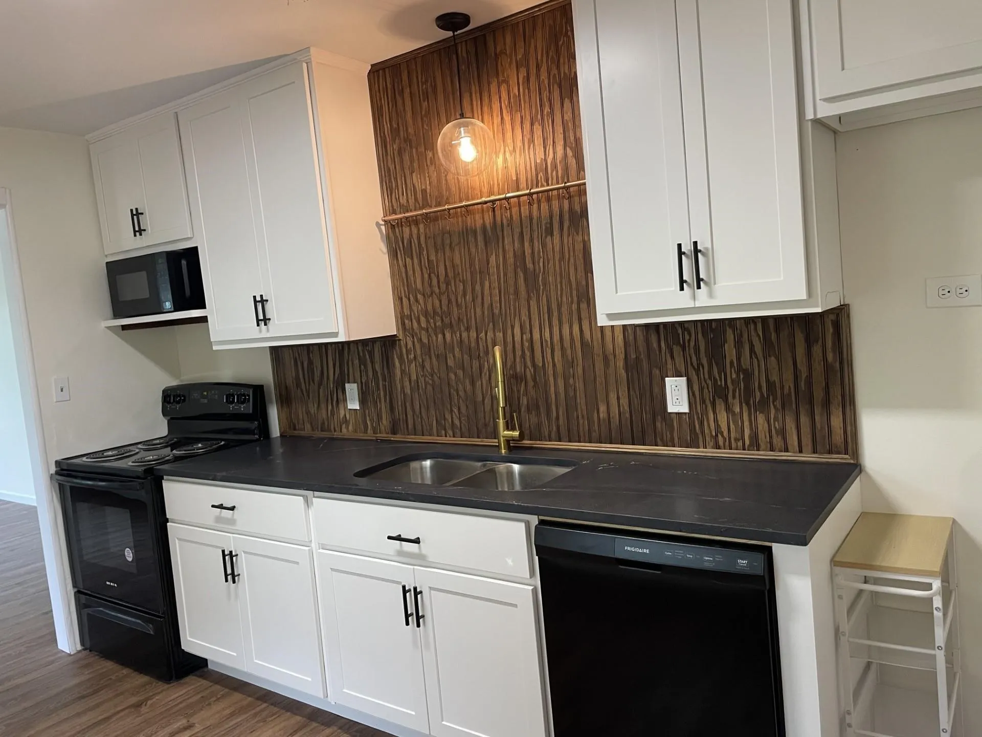 Single Family Residence For Rent in Grayson County , 513 W Florence Street, Denison, Texas 75020, 2 Bedroom, 1 Bathroom, Garage spaces, 800 Sqft, built in 1945, mls#21340261, Real Estate Agent in Denison, Homes For Rent in Grayson county, Homes For Rent in Denison, Realtor in Denison Texas, Real Estate Brokerage Independent Realty Texas, Luminita Cordes Realtor