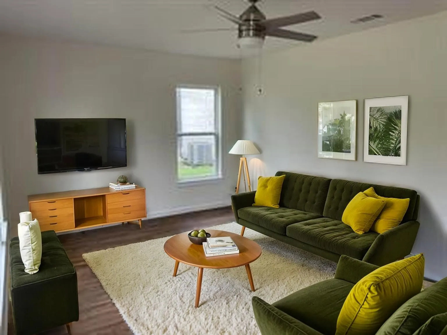Single Family Residence For Rent in Grayson County , 513 W Florence Street, Denison, Texas 75020, 2 Bedroom, 1 Bathroom, Garage spaces, 800 Sqft, built in 1945, mls#21340261, Real Estate Agent in Denison, Homes For Rent in Grayson county, Homes For Rent in Denison, Realtor in Denison Texas, Real Estate Brokerage Independent Realty Texas, Luminita Cordes Realtor
