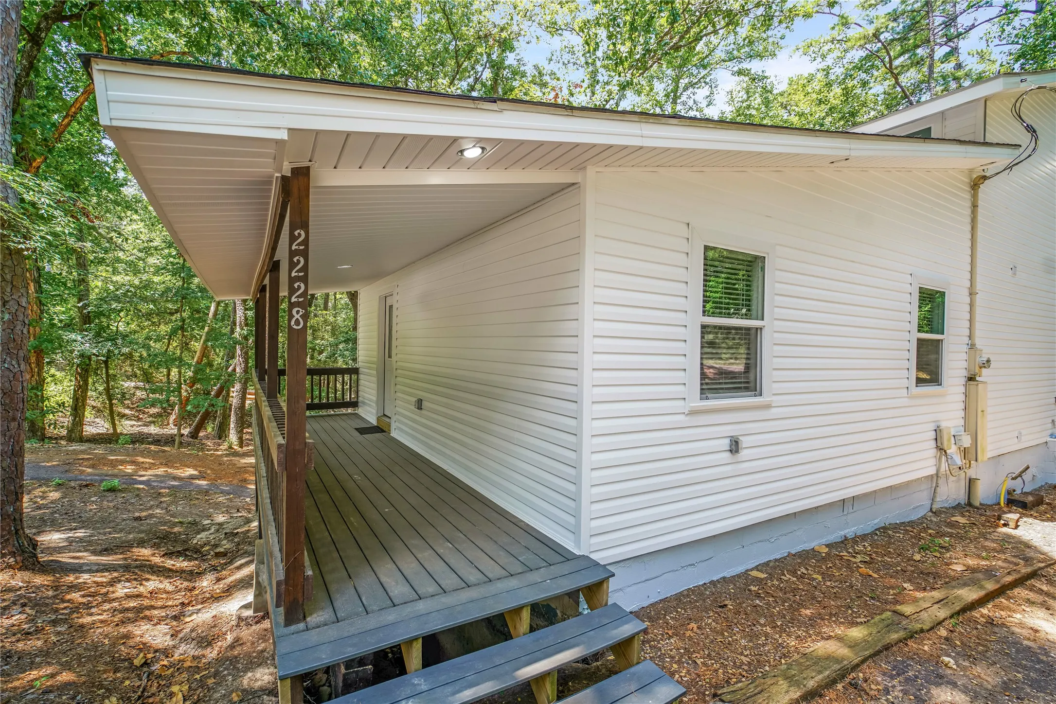 Single Family Residence For Sale in Wood County , 2228 W Holly Trail, Holly Lake Ranch, Texas 75765, 3 Bedroom, 3 Bathroom, 2 Garage spaces, 2,221 Sqft, built in 1985, mls#21339947, Real Estate Agent in Holly Lake Ranch, Homes For Sale in Wood county, Homes For Sale in Holly Lake Ranch, Realtor in Holly Lake Ranch Texas, Real Estate Brokerage Independent Realty Texas, Luminita Cordes Realtor
