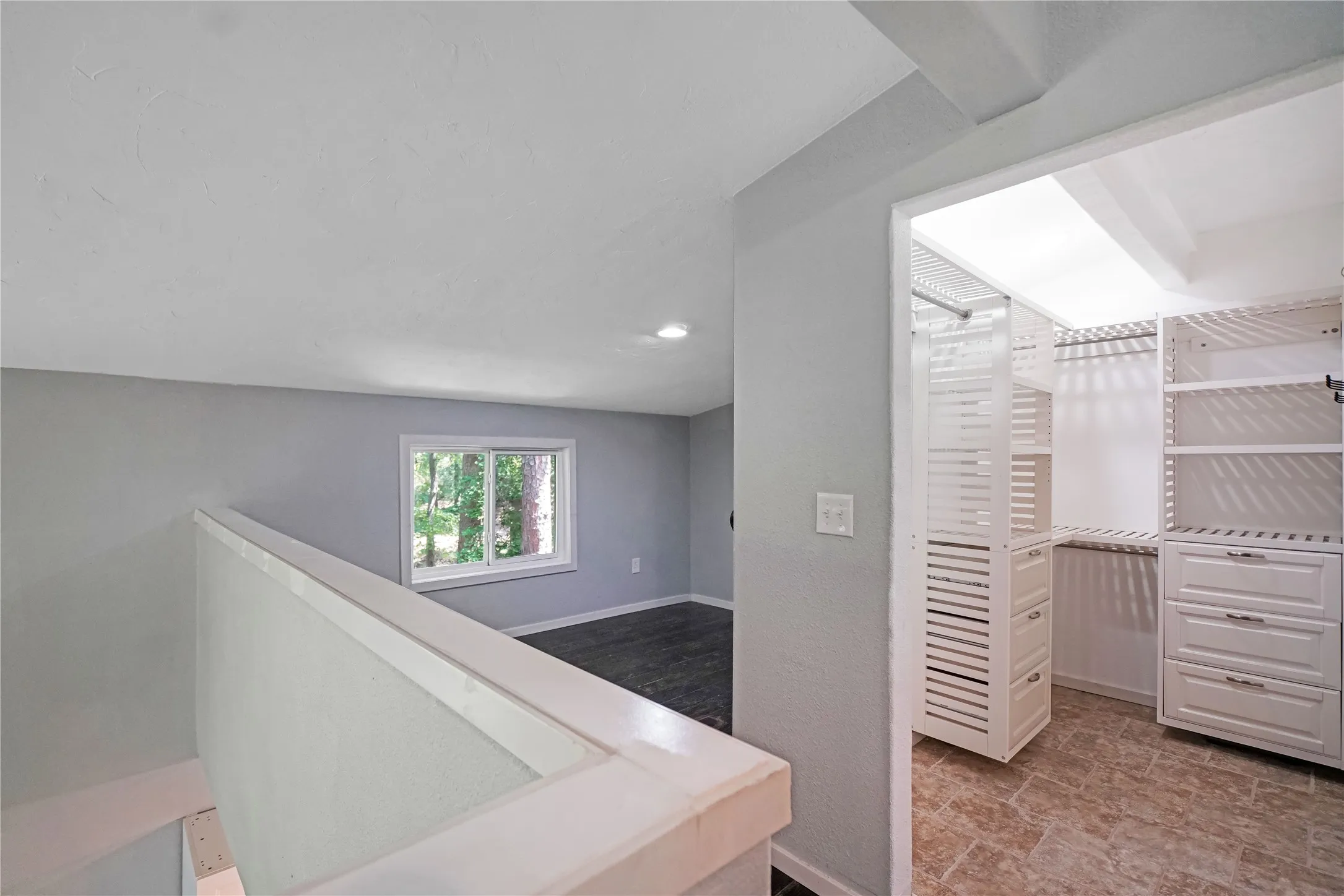 Single Family Residence For Sale in Wood County , 2228 W Holly Trail, Holly Lake Ranch, Texas 75765, 3 Bedroom, 3 Bathroom, 2 Garage spaces, 2,221 Sqft, built in 1985, mls#21339947, Real Estate Agent in Holly Lake Ranch, Homes For Sale in Wood county, Homes For Sale in Holly Lake Ranch, Realtor in Holly Lake Ranch Texas, Real Estate Brokerage Independent Realty Texas, Luminita Cordes Realtor