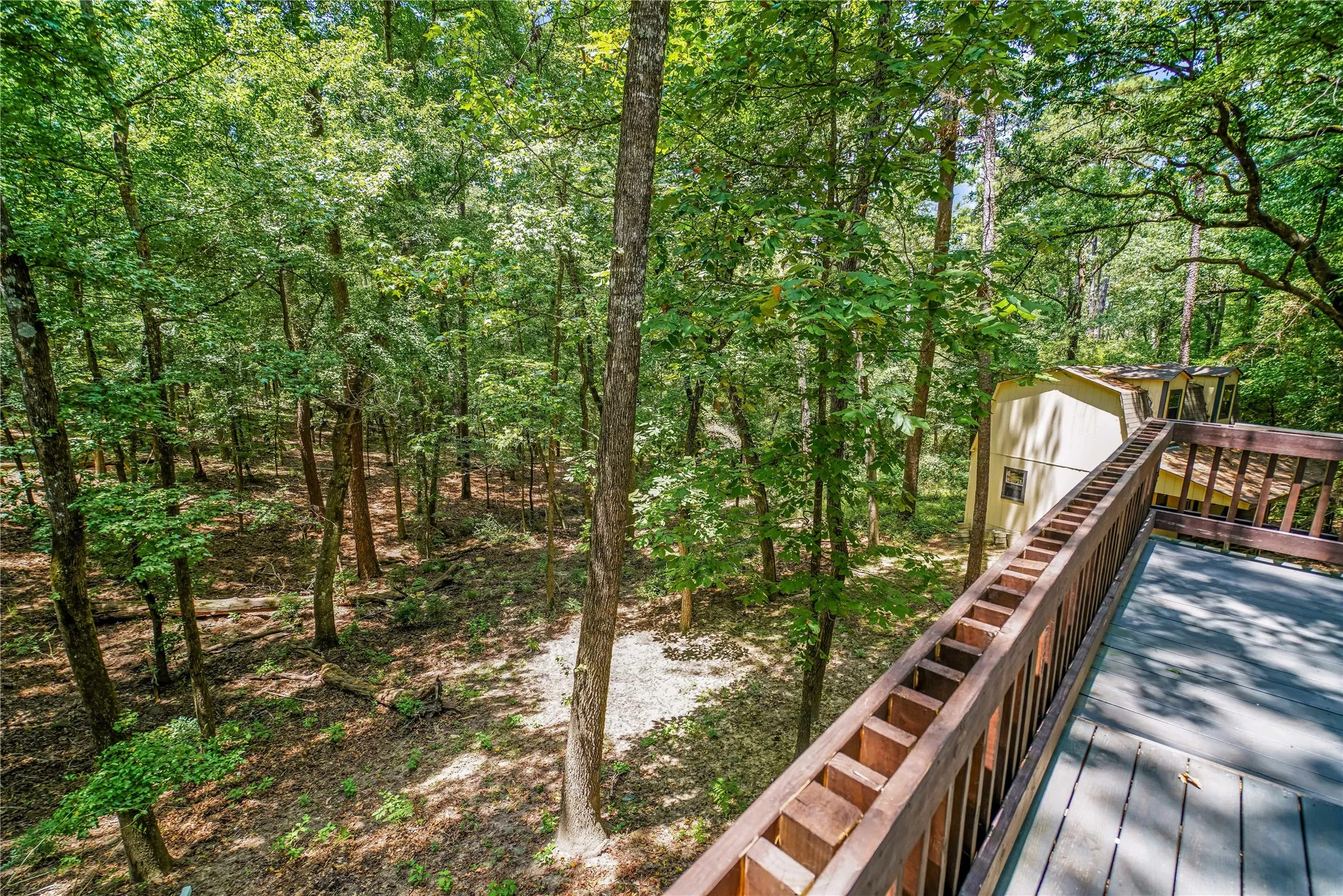 Single Family Residence For Sale in Wood County , 2228 W Holly Trail, Holly Lake Ranch, Texas 75765, 3 Bedroom, 3 Bathroom, 2 Garage spaces, 2,221 Sqft, built in 1985, mls#21339947, Real Estate Agent in Holly Lake Ranch, Homes For Sale in Wood county, Homes For Sale in Holly Lake Ranch, Realtor in Holly Lake Ranch Texas, Real Estate Brokerage Independent Realty Texas, Luminita Cordes Realtor