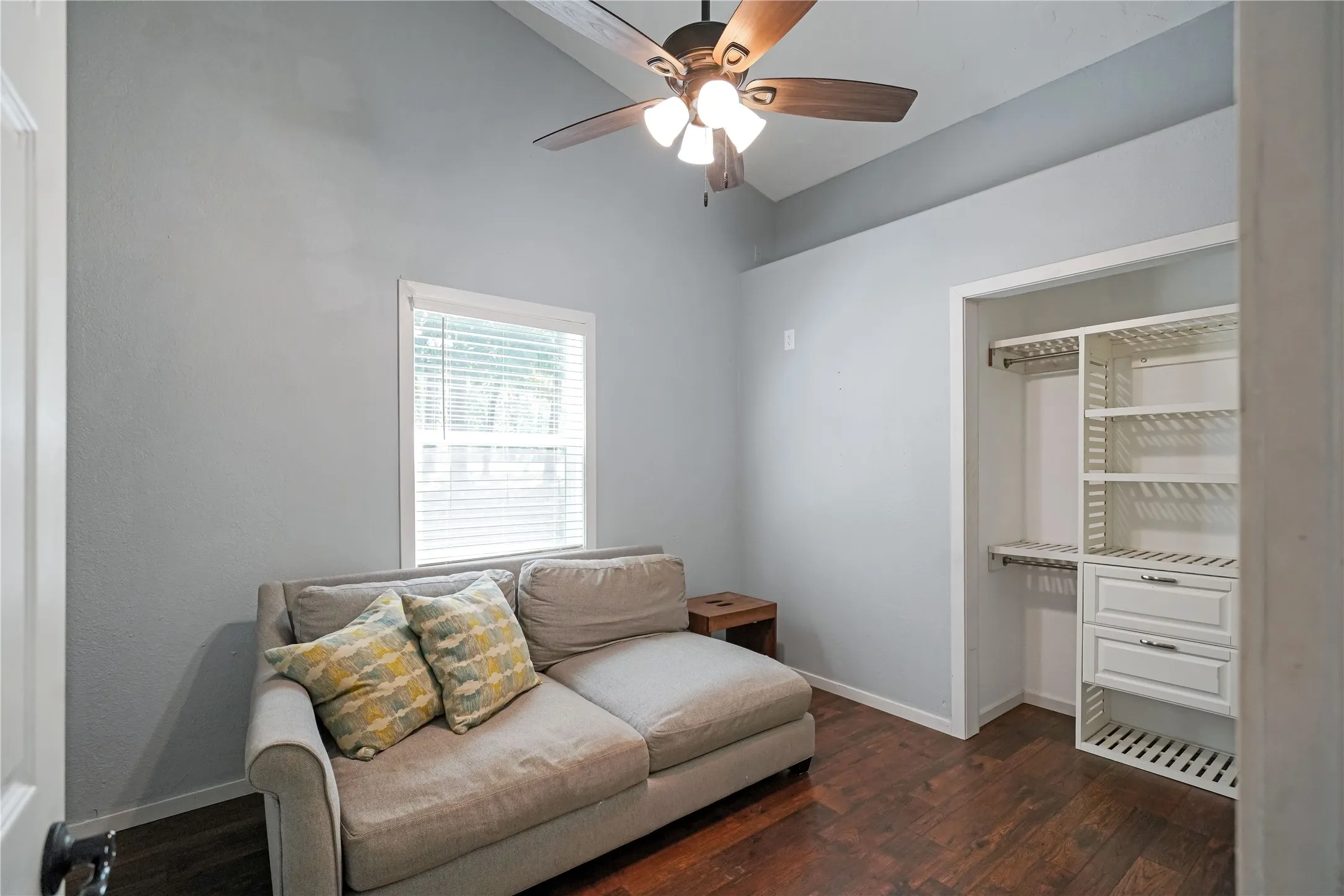 Single Family Residence For Sale in Wood County , 2228 W Holly Trail, Holly Lake Ranch, Texas 75765, 3 Bedroom, 3 Bathroom, 2 Garage spaces, 2,221 Sqft, built in 1985, mls#21339947, Real Estate Agent in Holly Lake Ranch, Homes For Sale in Wood county, Homes For Sale in Holly Lake Ranch, Realtor in Holly Lake Ranch Texas, Real Estate Brokerage Independent Realty Texas, Luminita Cordes Realtor