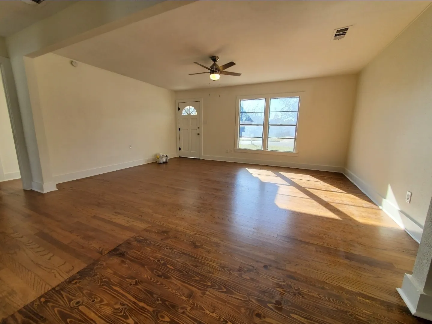 Single Family Residence For Rent in Grayson County , 2421 Loy Lake Road, Denison, Texas 75020, 3 Bedroom, 1 Bathroom, 2 Garage spaces, 1,072 Sqft, built in 1956, mls#21340276, Real Estate Agent in Denison, Homes For Rent in Grayson county, Homes For Rent in Denison, Realtor in Denison Texas, Real Estate Brokerage Independent Realty Texas, Luminita Cordes Realtor