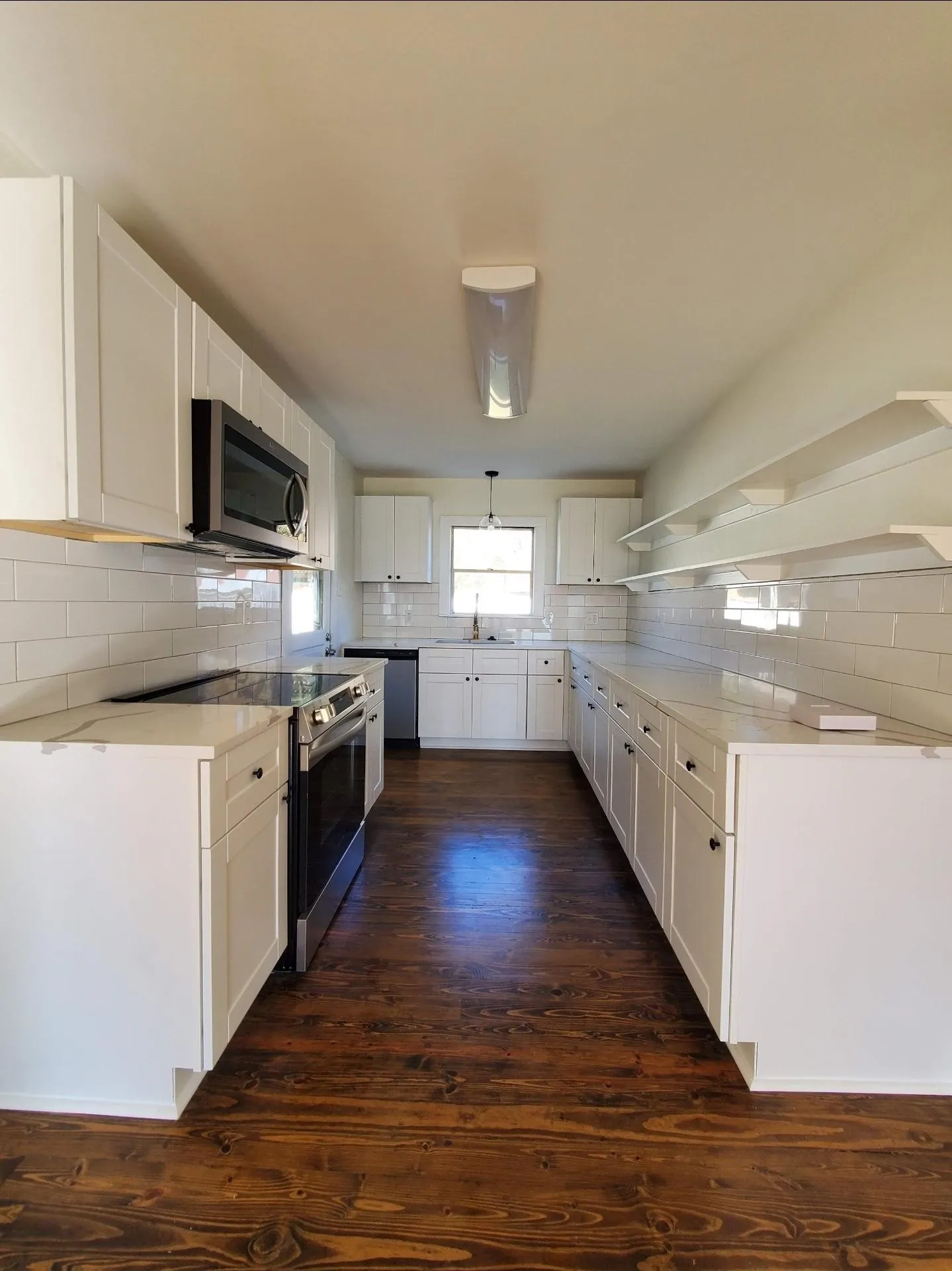 Single Family Residence For Rent in Grayson County , 2421 Loy Lake Road, Denison, Texas 75020, 3 Bedroom, 1 Bathroom, 2 Garage spaces, 1,072 Sqft, built in 1956, mls#21340276, Real Estate Agent in Denison, Homes For Rent in Grayson county, Homes For Rent in Denison, Realtor in Denison Texas, Real Estate Brokerage Independent Realty Texas, Luminita Cordes Realtor