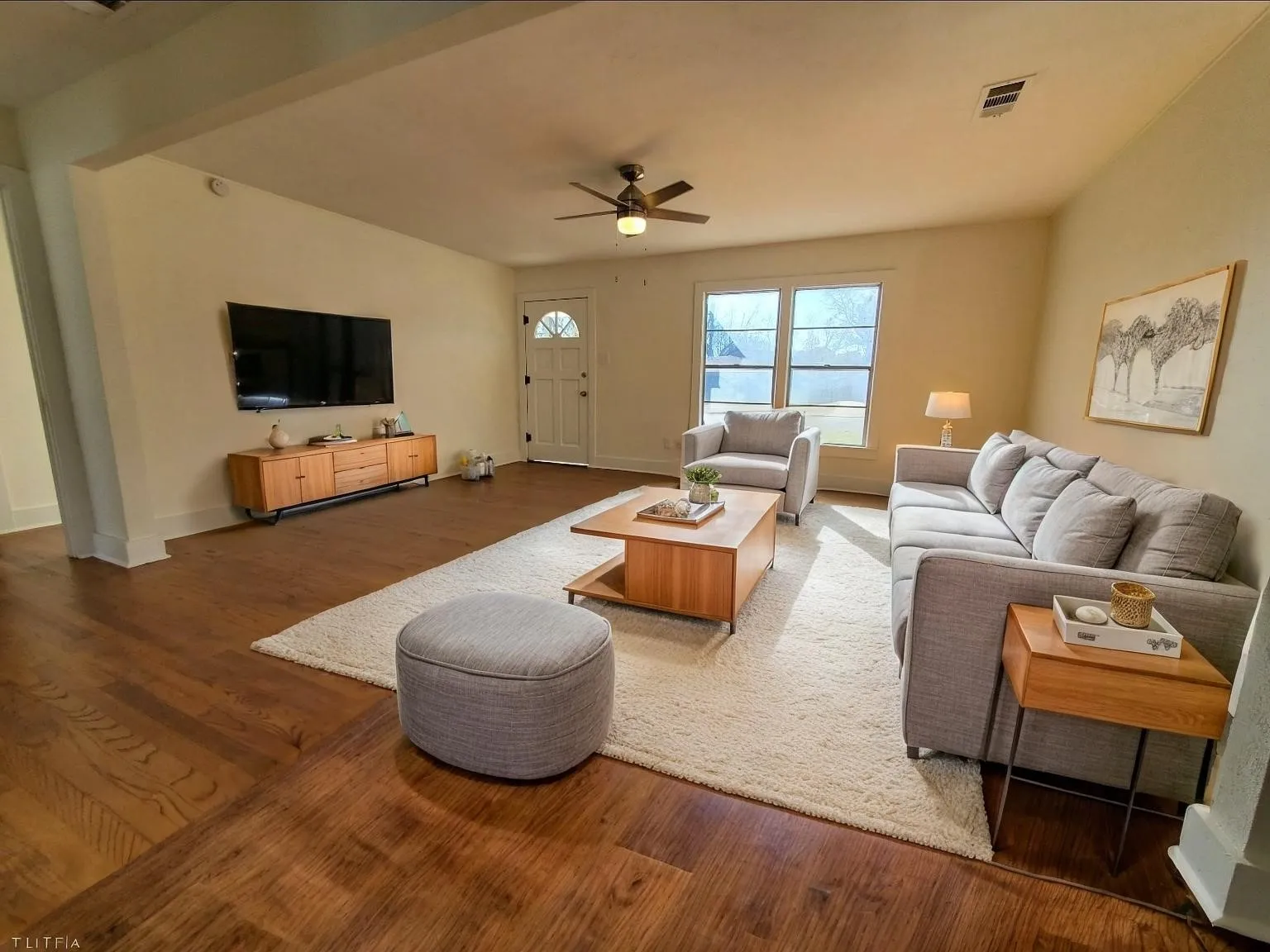Single Family Residence For Rent in Grayson County , 2421 Loy Lake Road, Denison, Texas 75020, 3 Bedroom, 1 Bathroom, 2 Garage spaces, 1,072 Sqft, built in 1956, mls#21340276, Real Estate Agent in Denison, Homes For Rent in Grayson county, Homes For Rent in Denison, Realtor in Denison Texas, Real Estate Brokerage Independent Realty Texas, Luminita Cordes Realtor